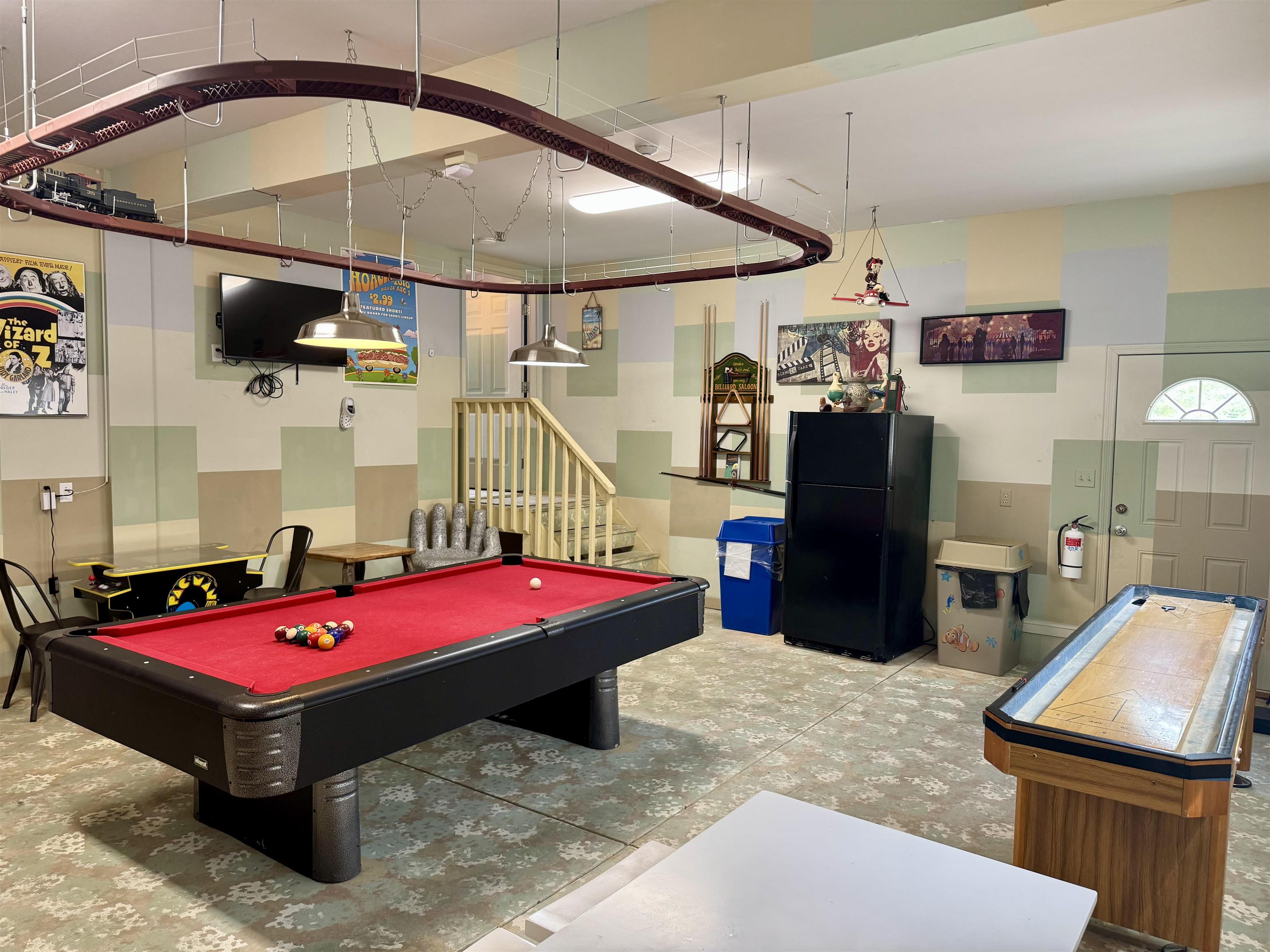 300 Pinetree Drive