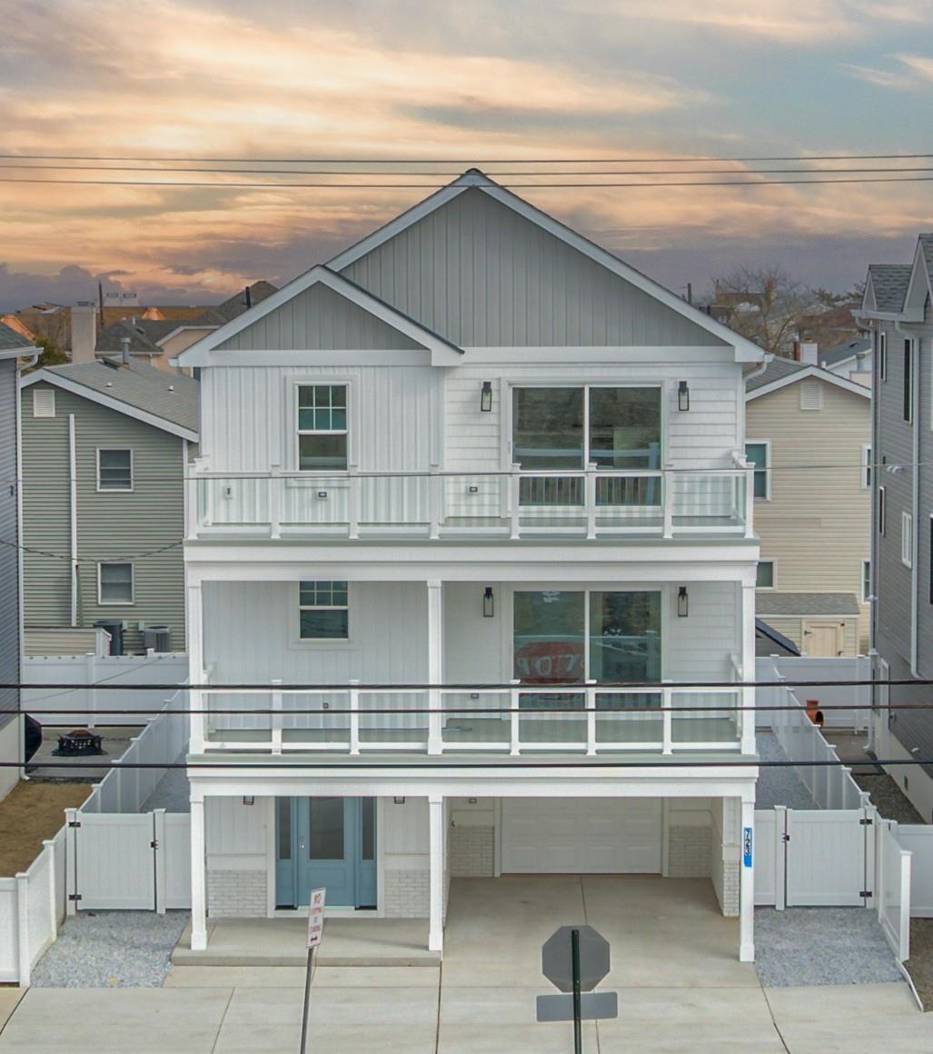 723 W Spruce Avenue