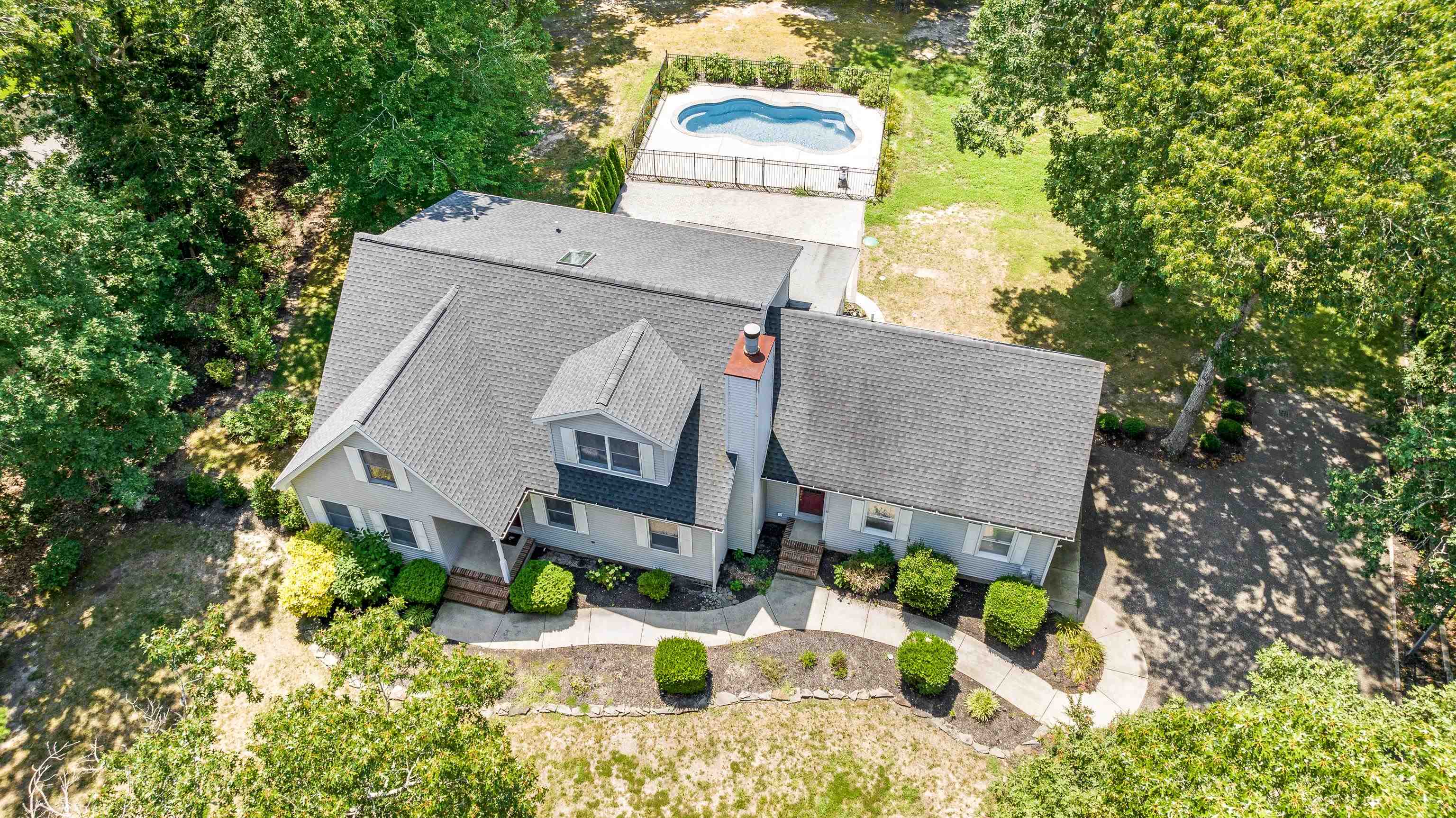 176 S Ravenwood Drive - Picture 2
