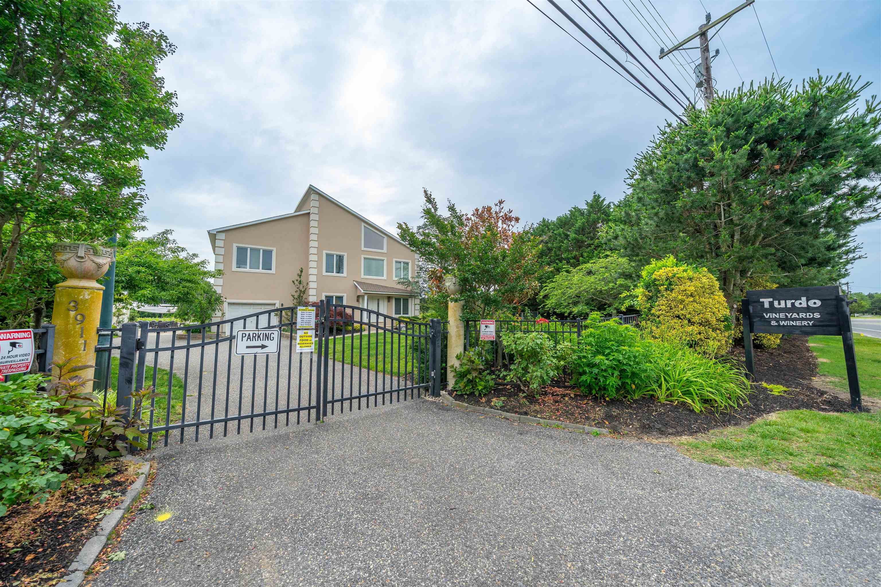 3911 Bayshore Road - Picture 1
