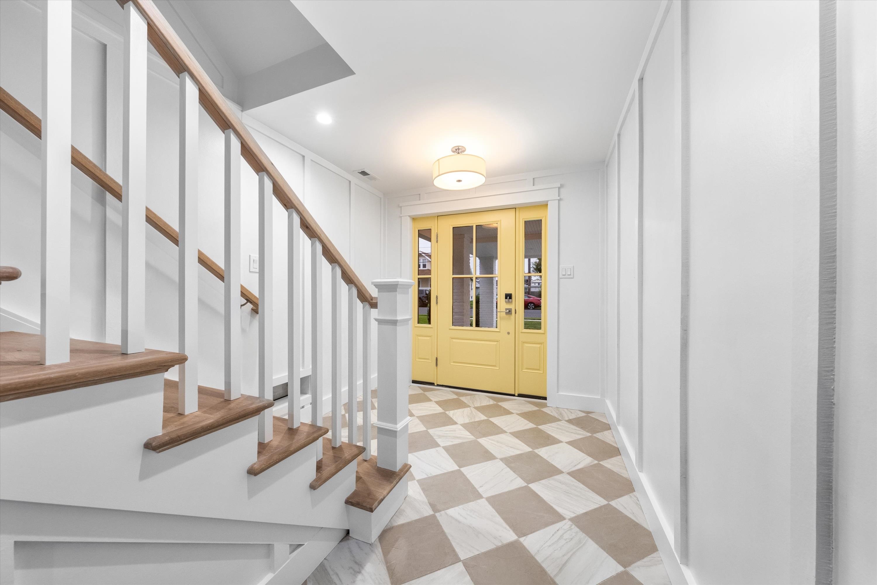 213 E 16th Avenue - Picture 3