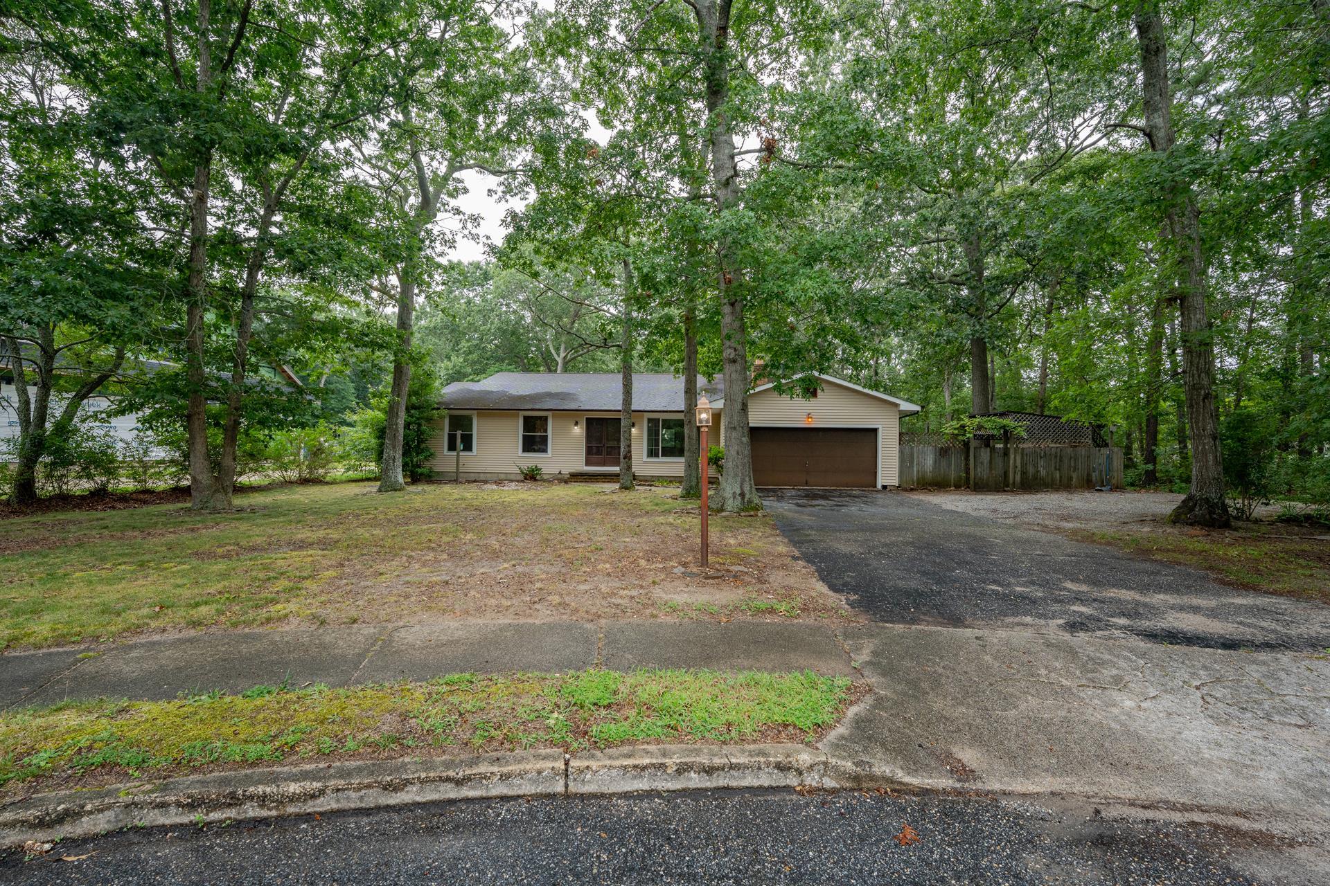 8 Sheila Avenue - Picture 2