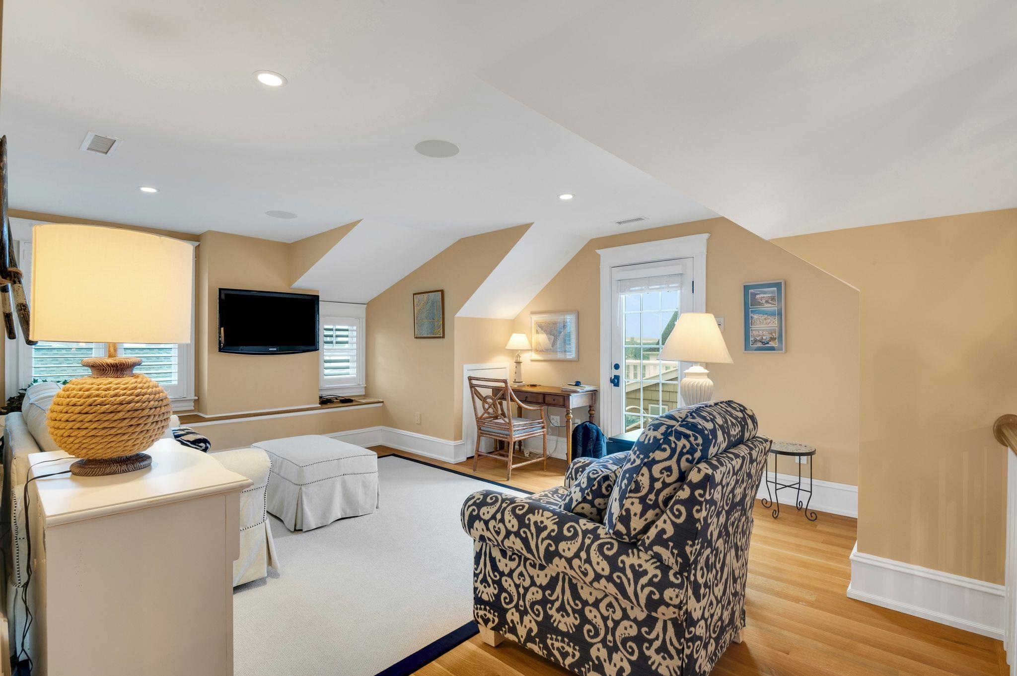 16 Harbor Road