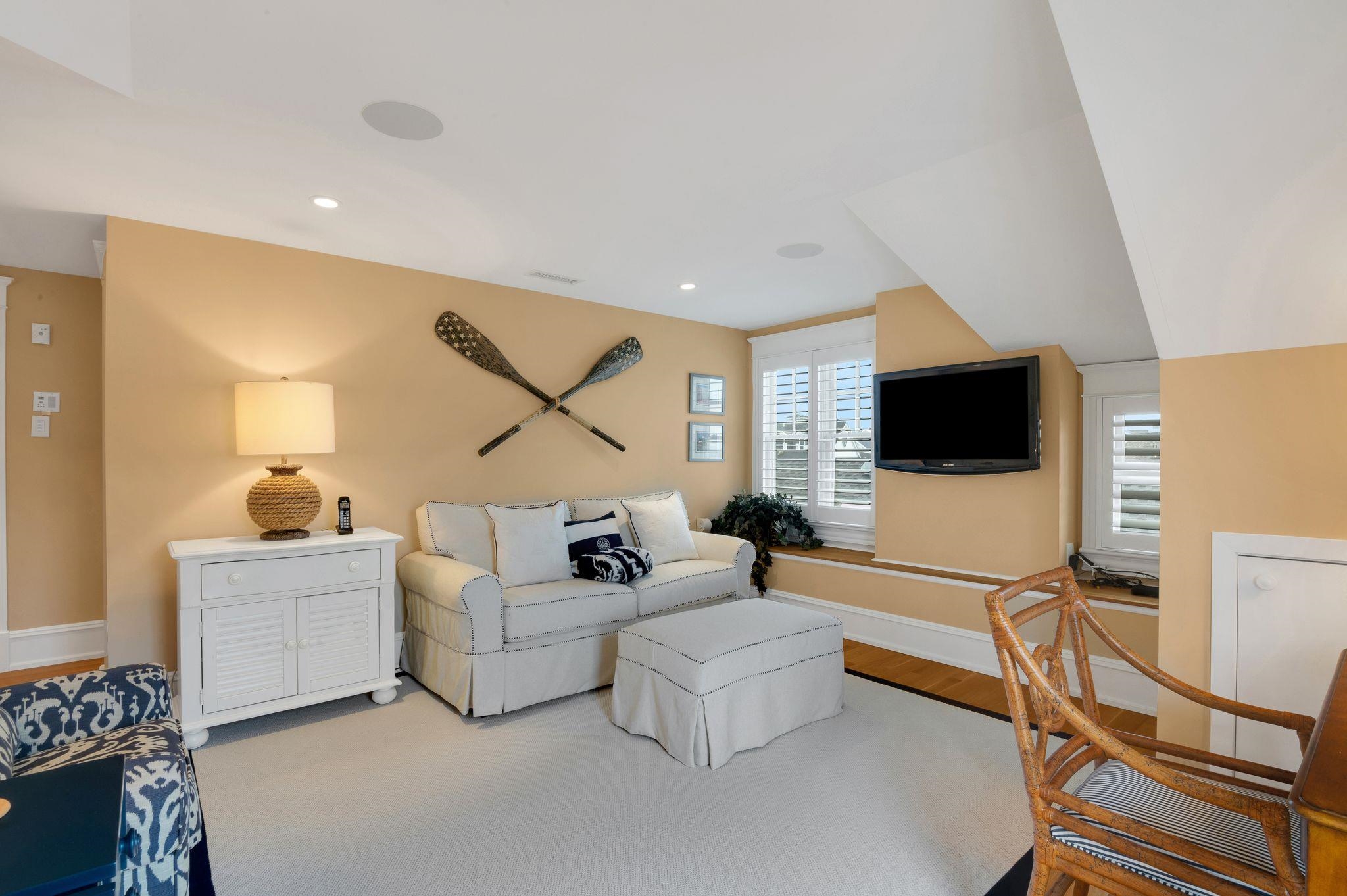 16 Harbor Road