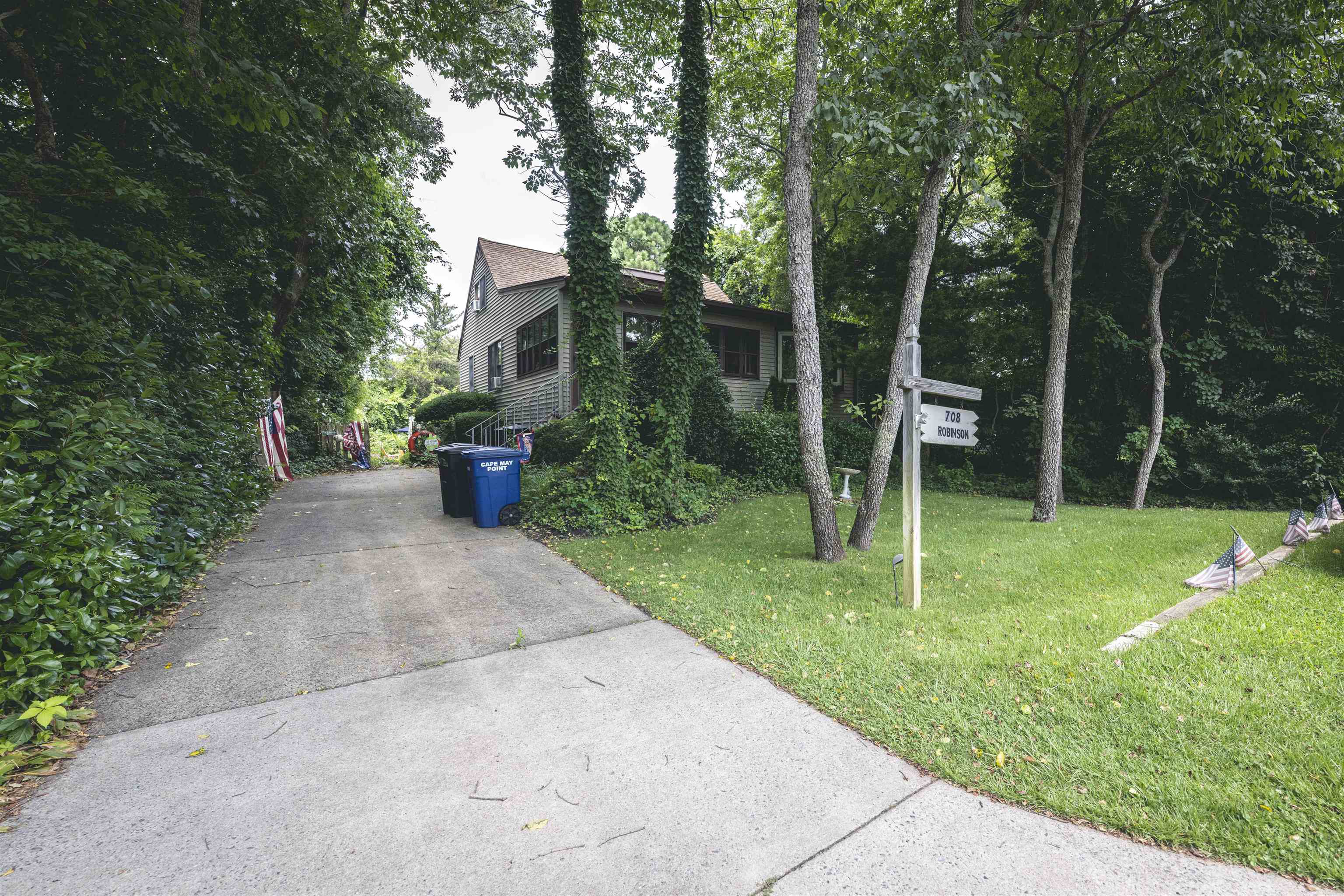708 Cape Avenue - Picture 1