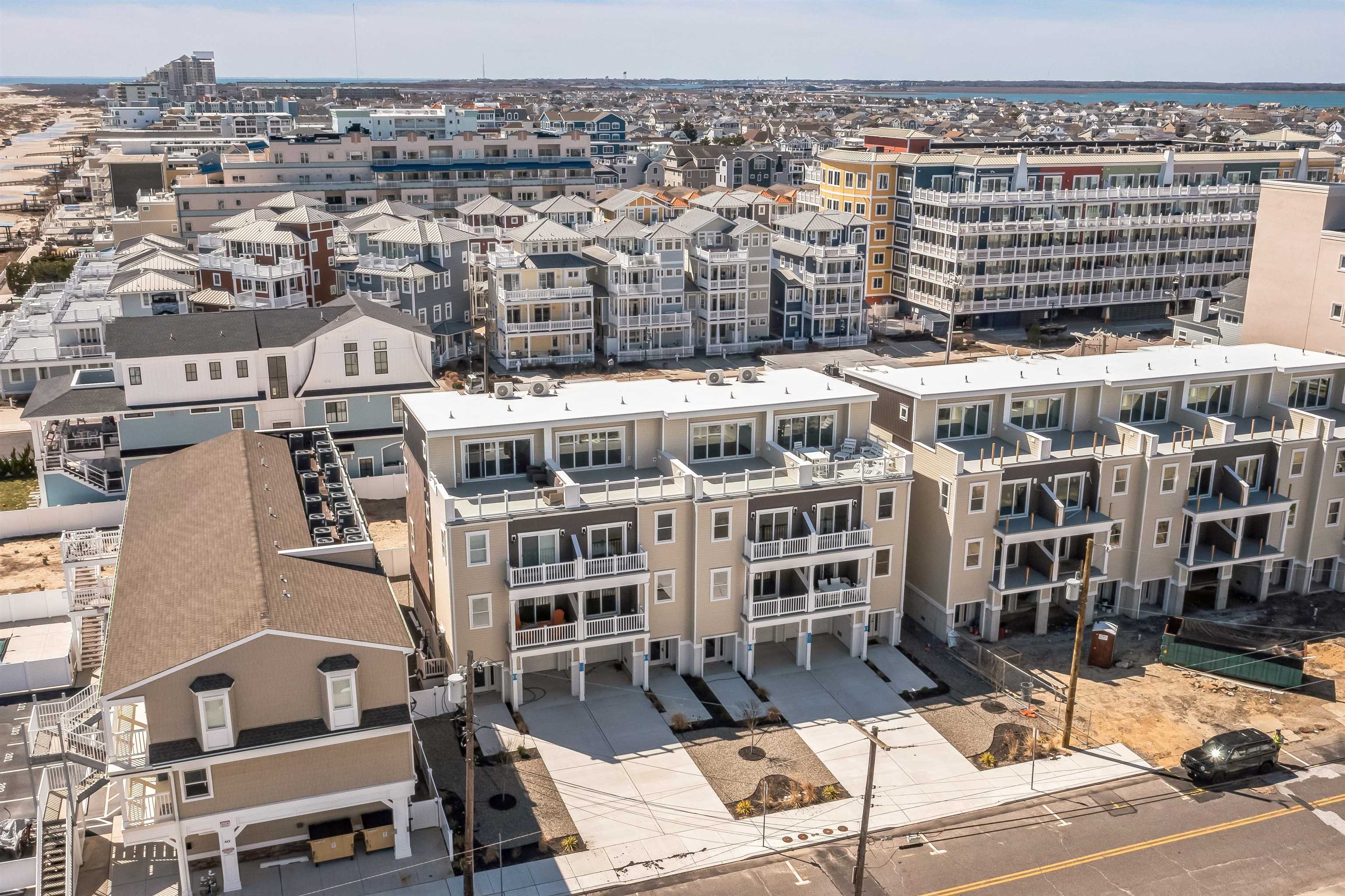 418-420 E Farragut Road