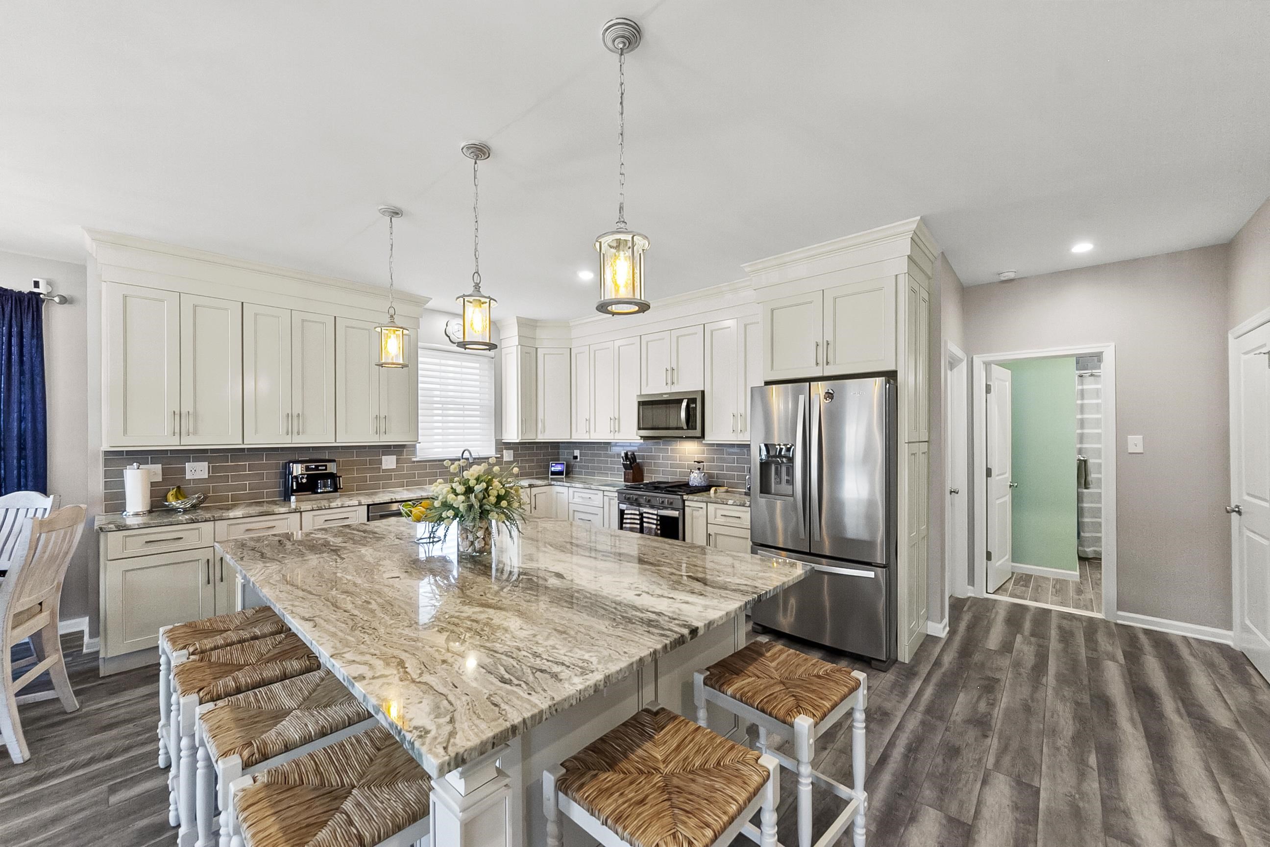 2404 Surf Avenue - Picture 1