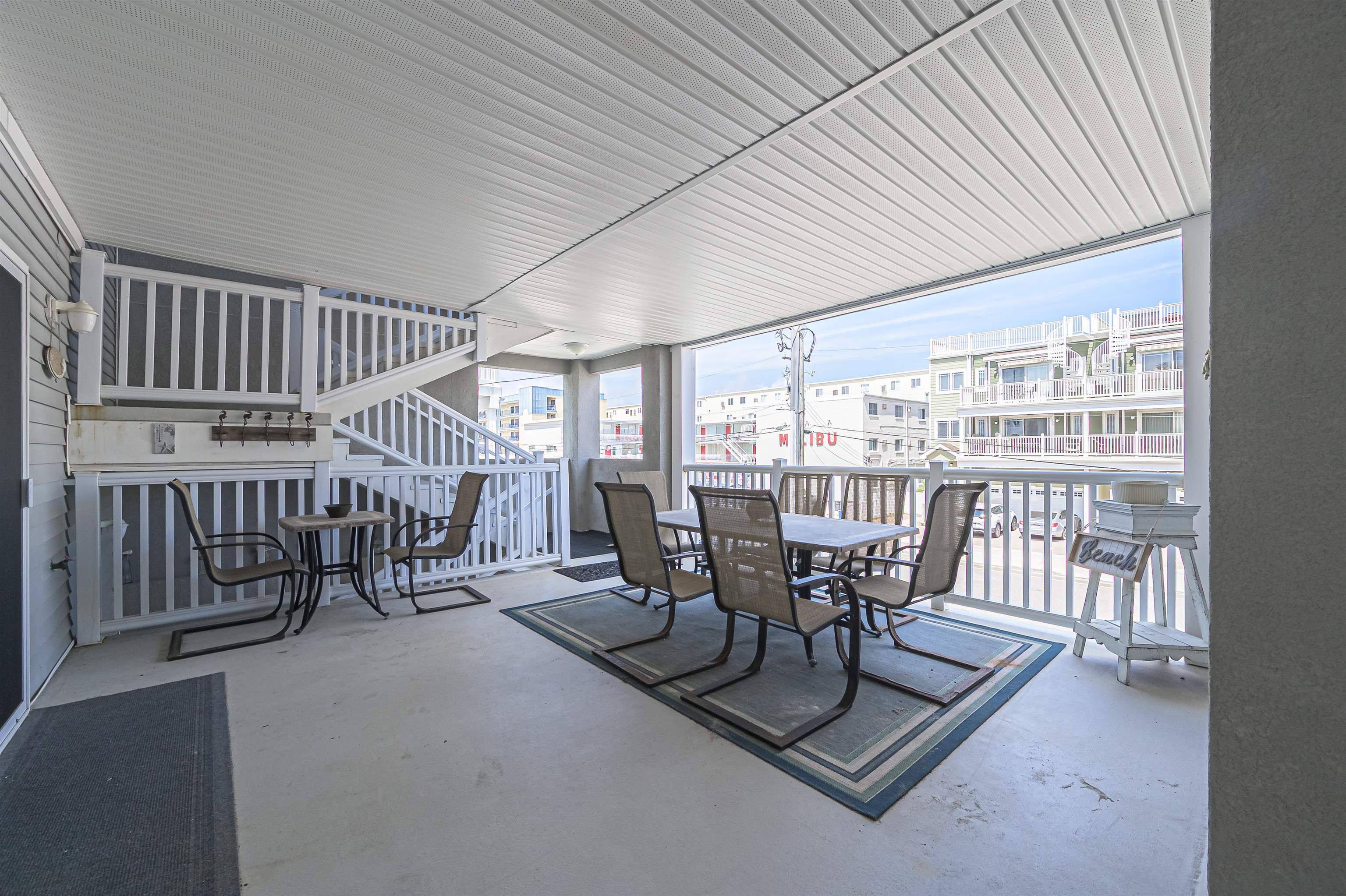 506 E 19th Avenue - Picture 2