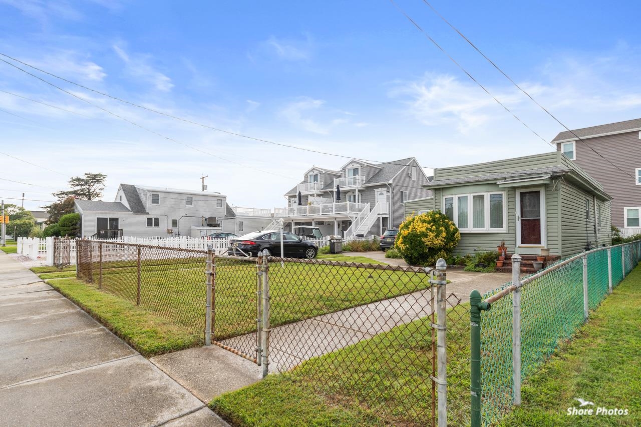 902 Atlantic Avenue - Picture 2