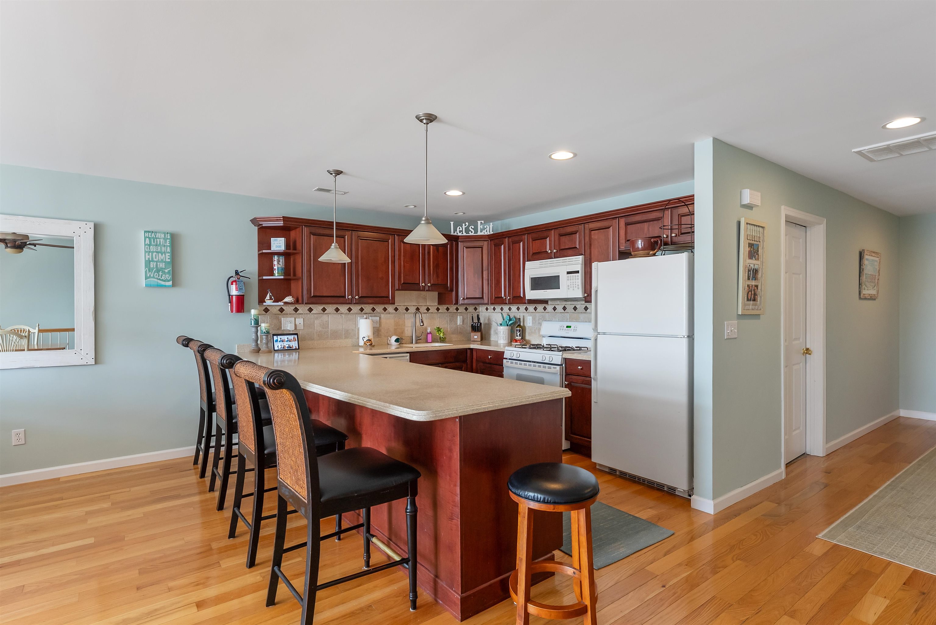 333 E 16th Avenue - Picture 2