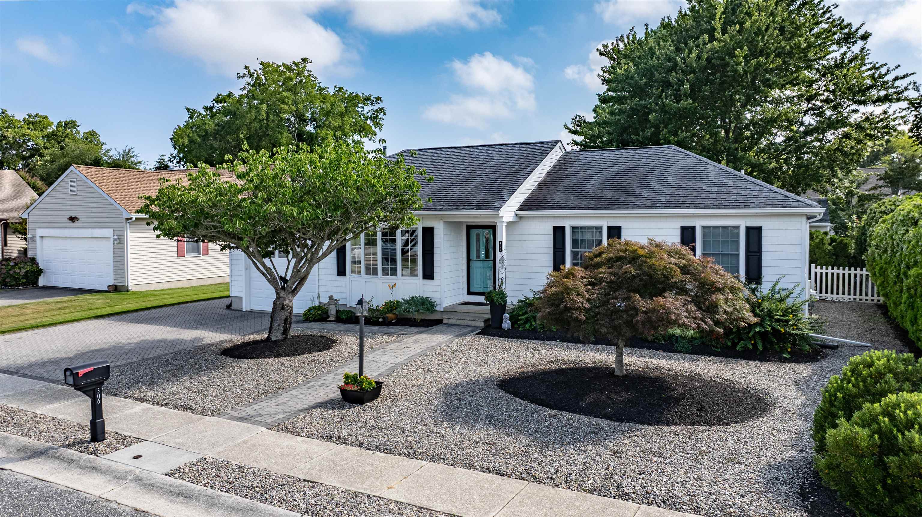 306 Nantucket Drive - Picture 1