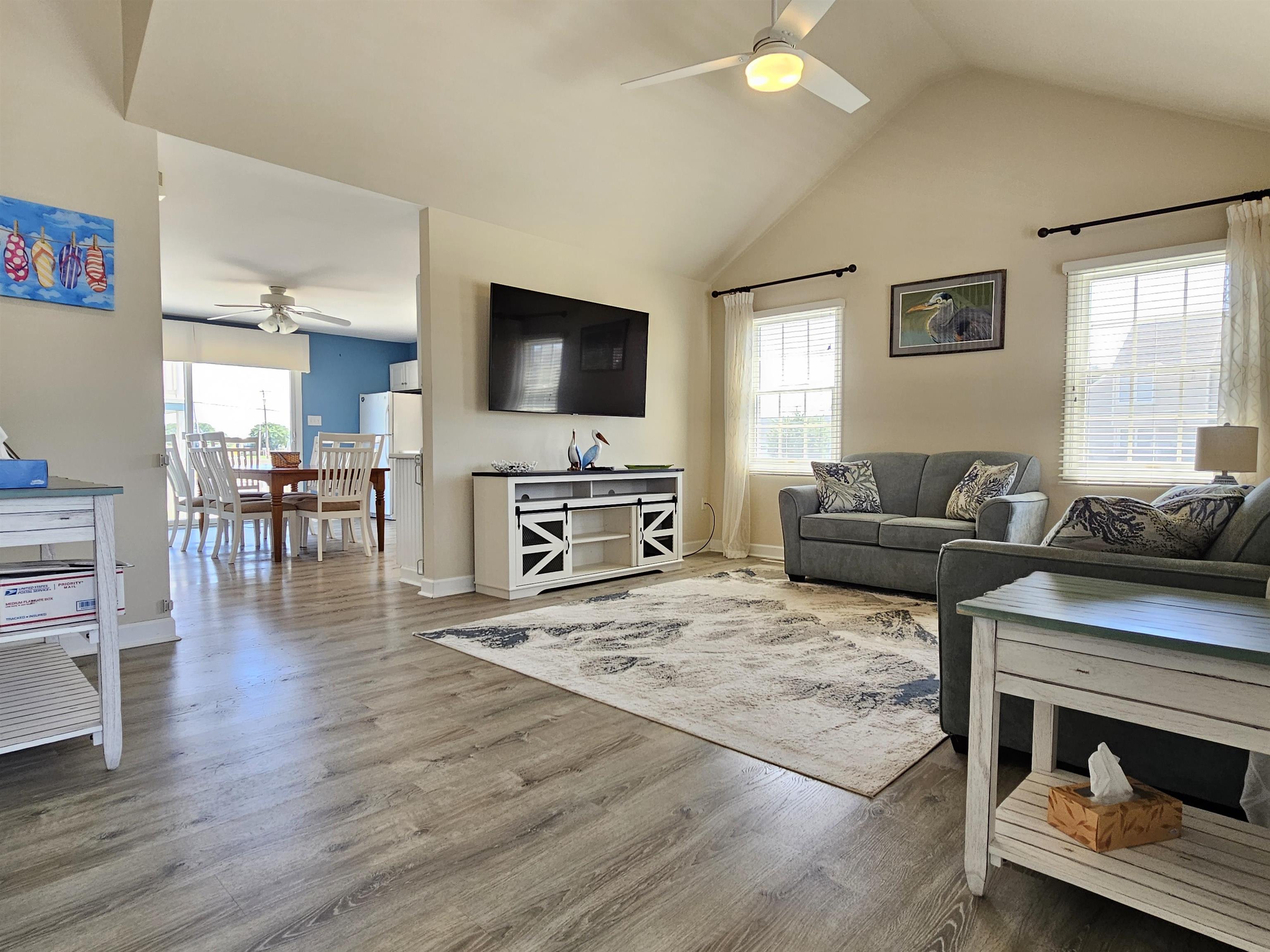 101 W Richmond Avenue - Picture 2