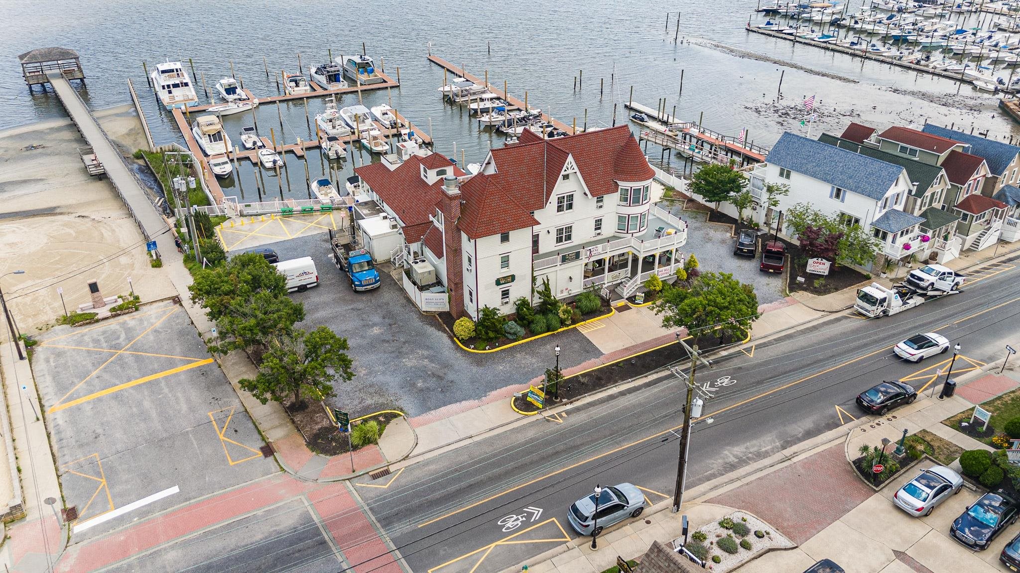 800 Bay Avenue