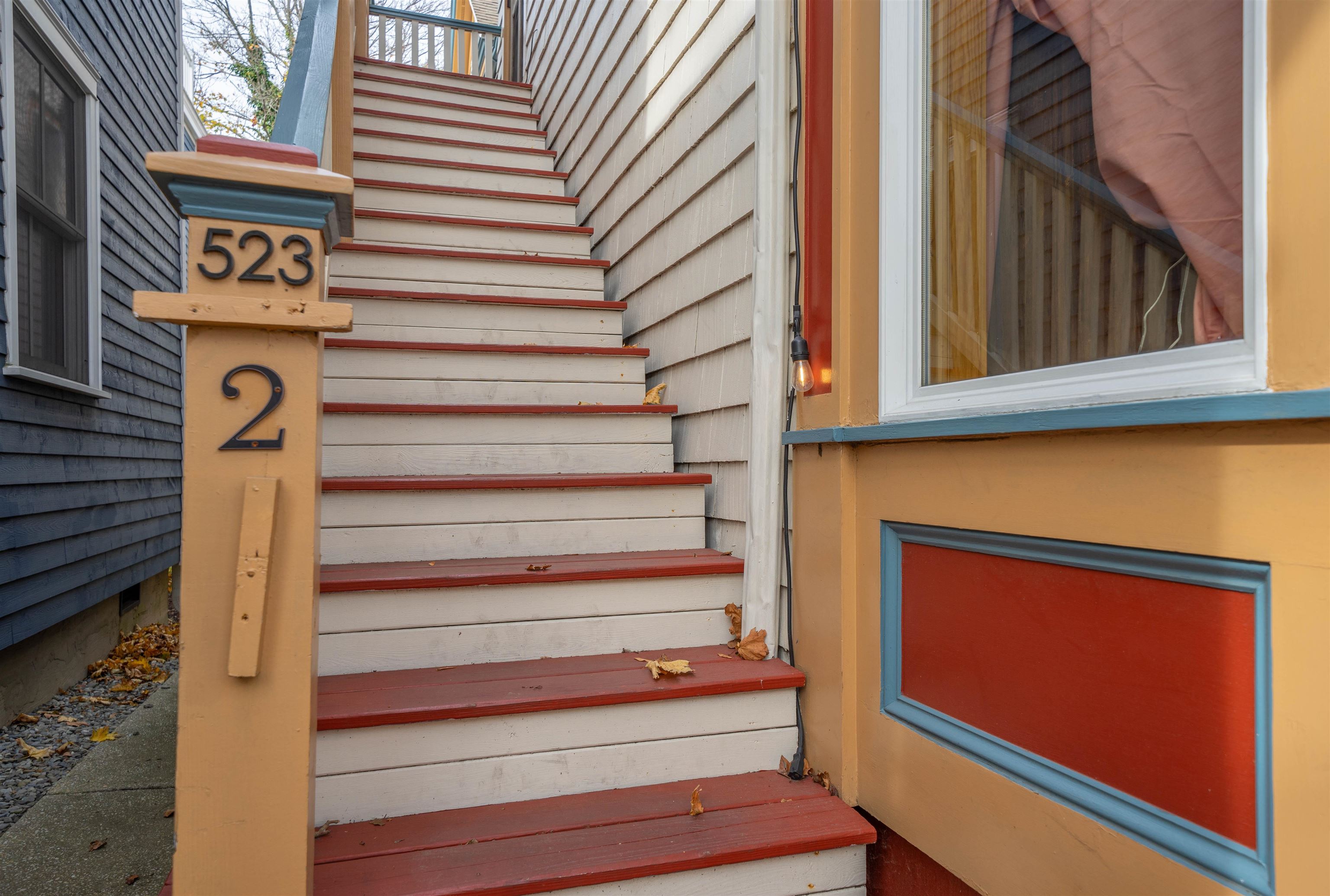 523 Lafayette Street - Picture 2