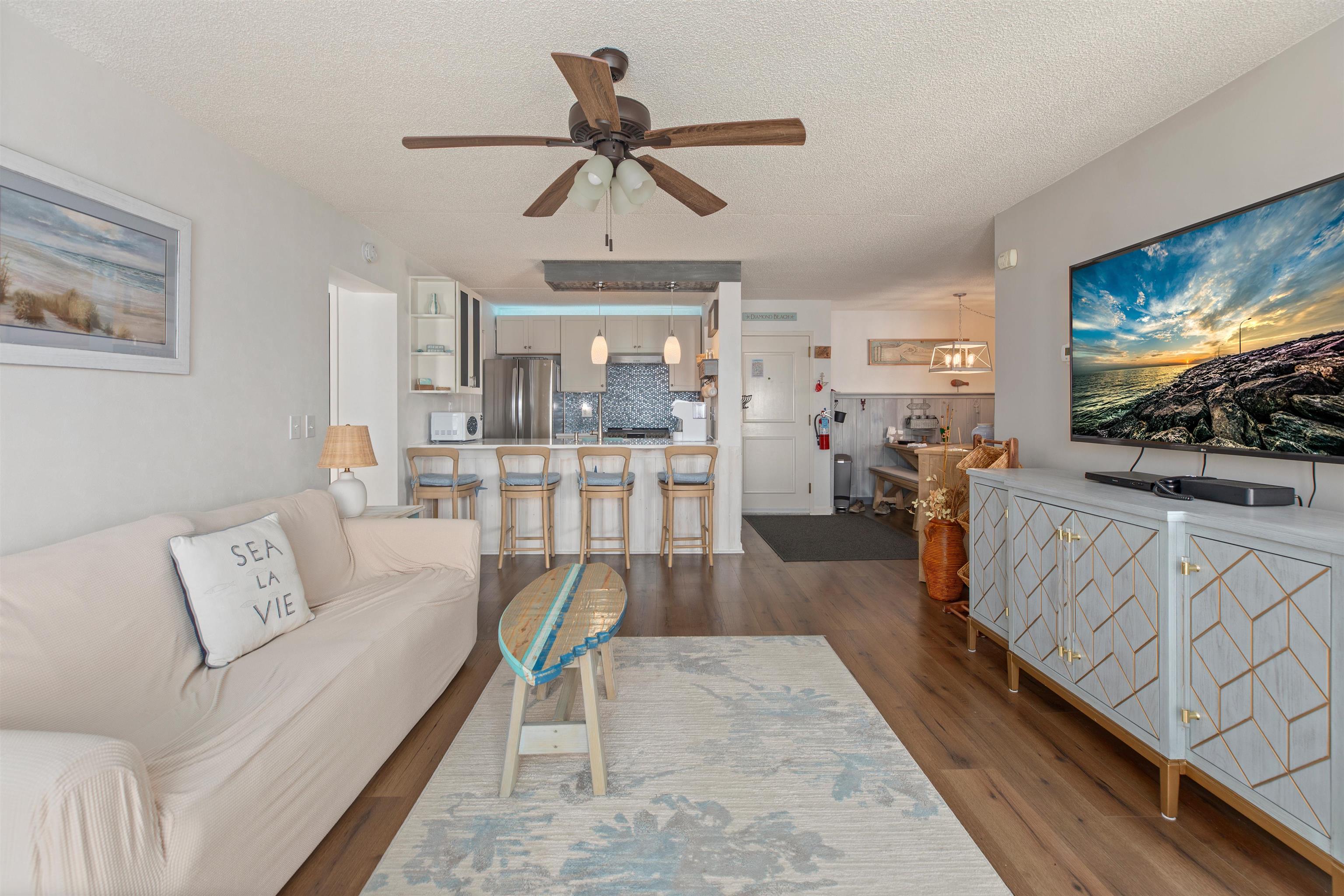 9907 Seapointe Boulevard - Picture 2