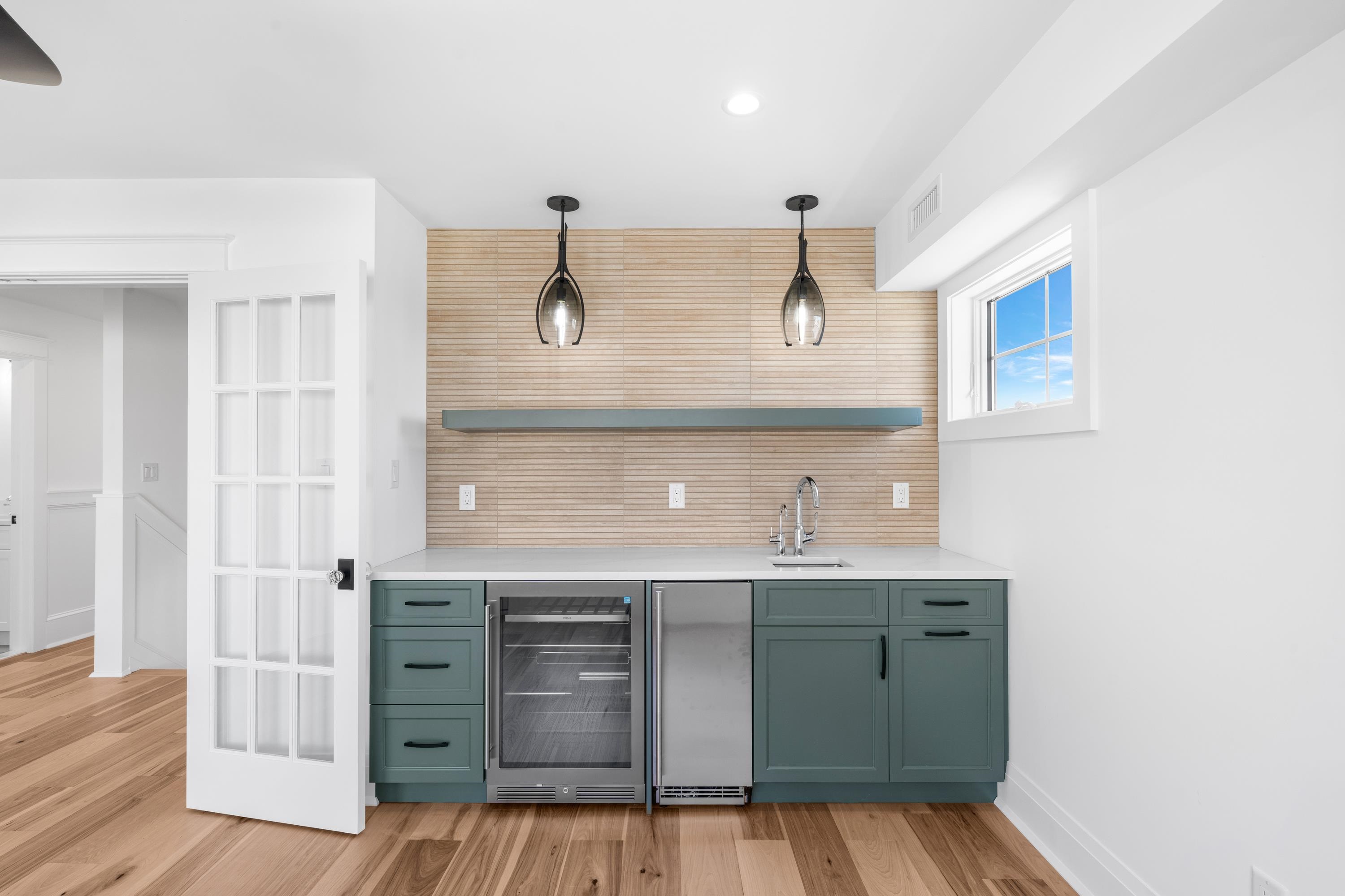 117 E Syracuse Avenue