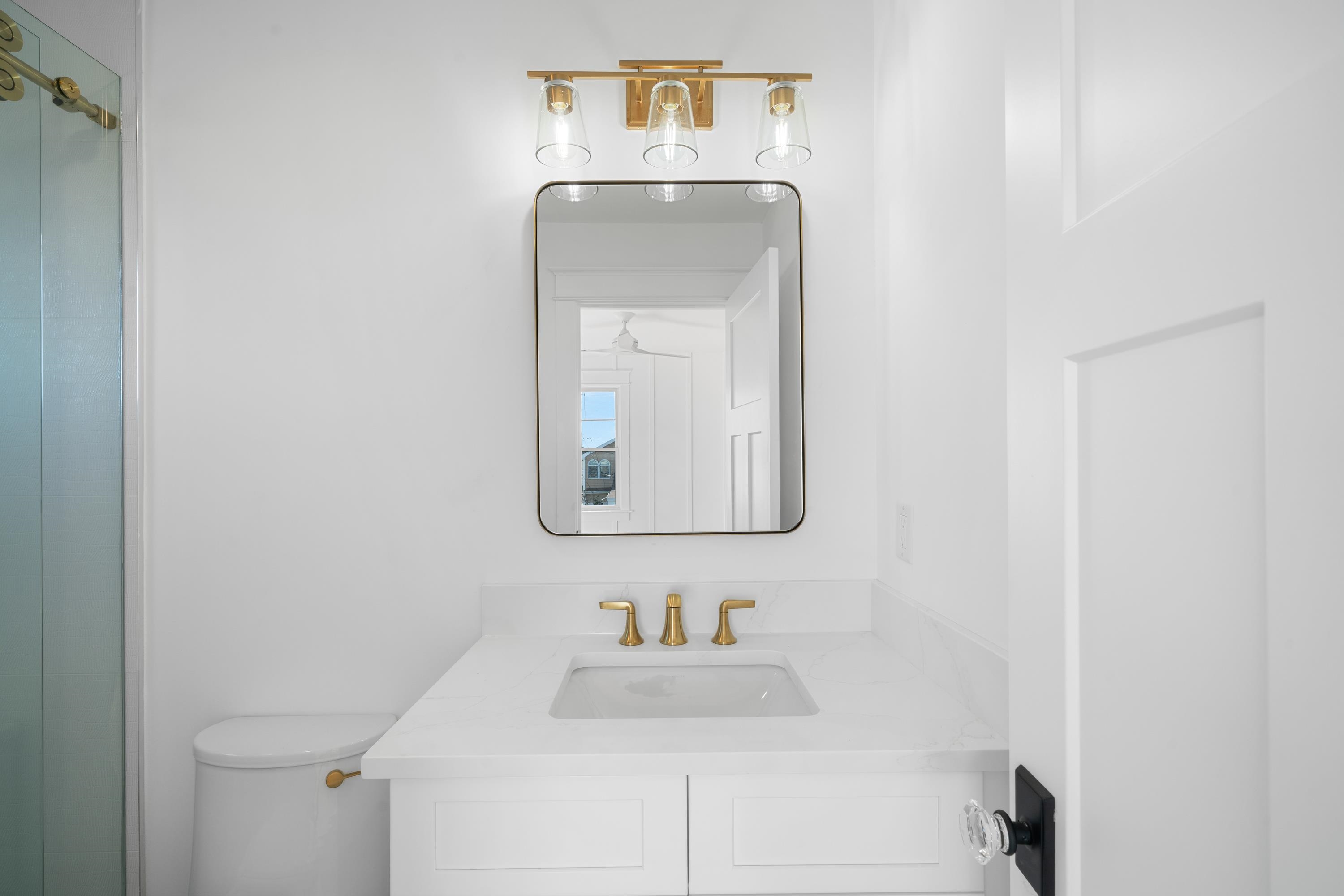 117 E Syracuse Avenue