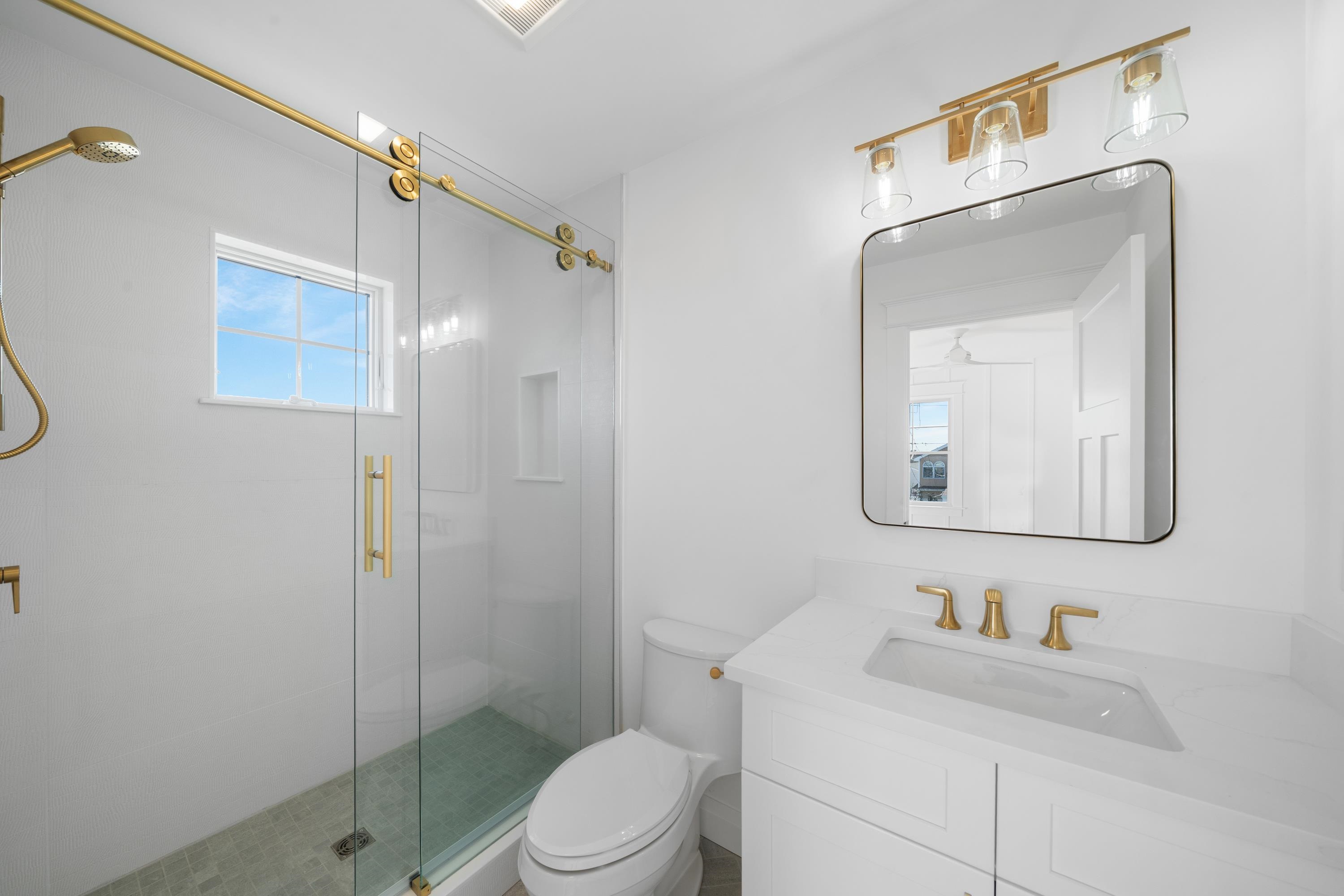 117 E Syracuse Avenue