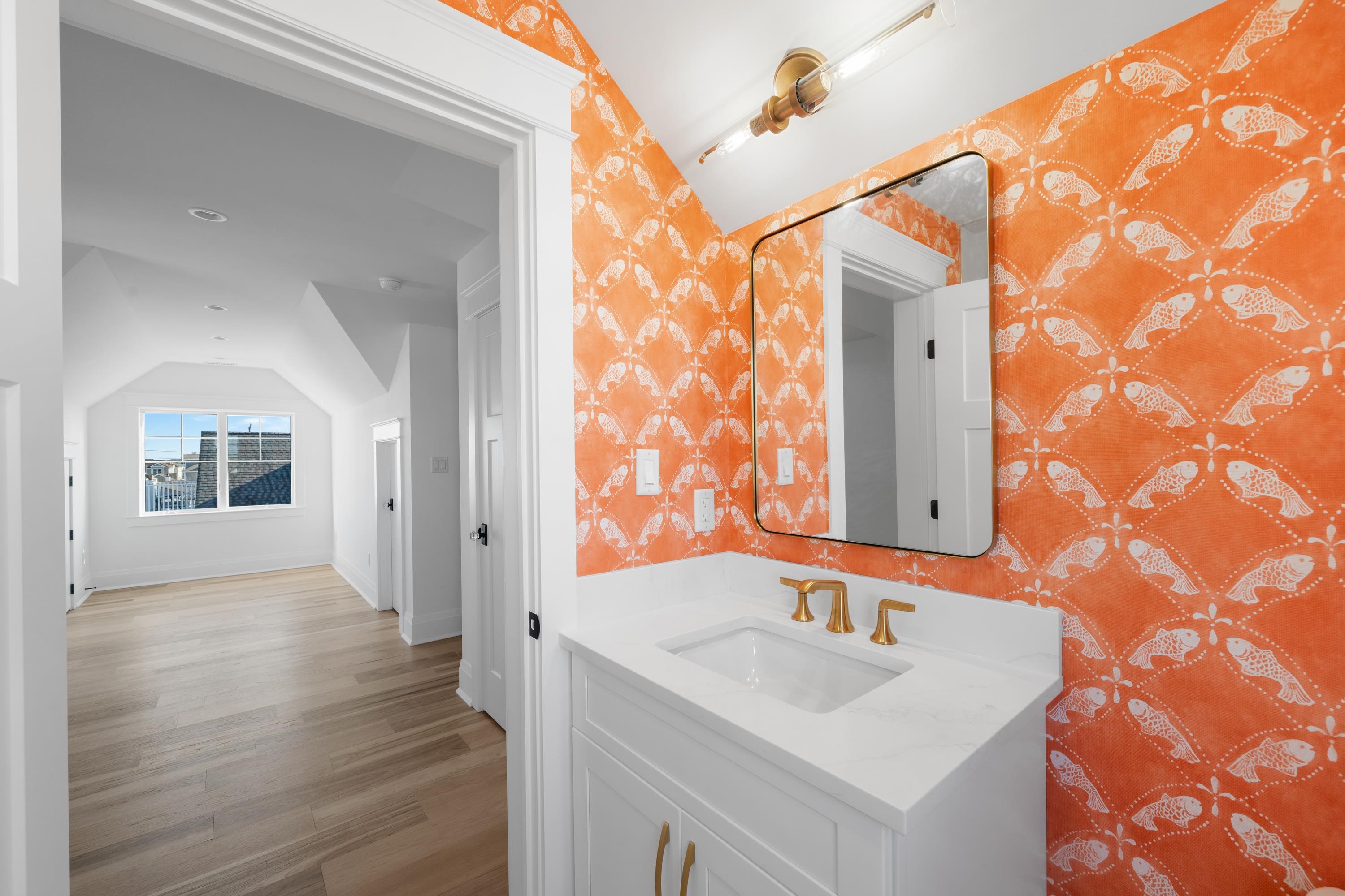 117 E Syracuse Avenue