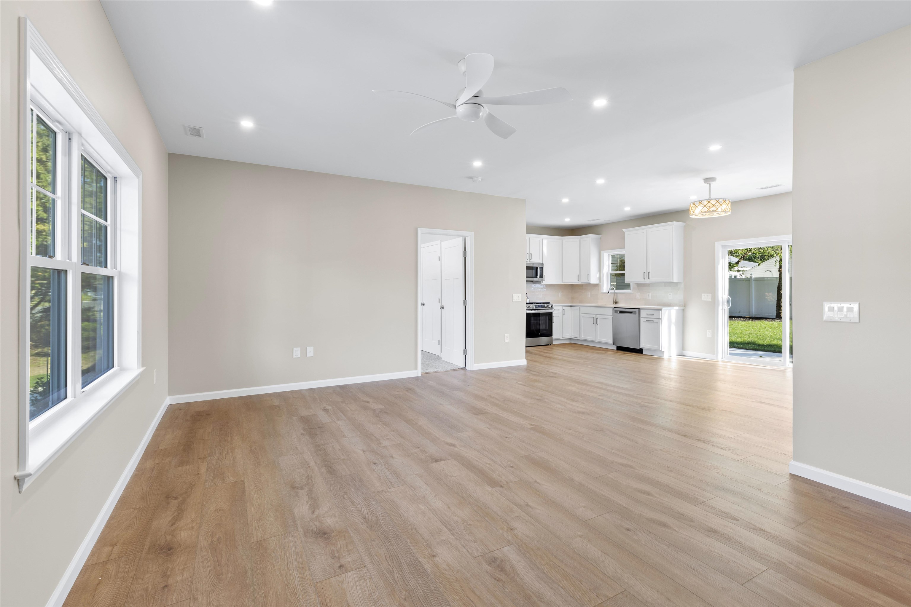 1400 Emerson Avenue - Picture 3