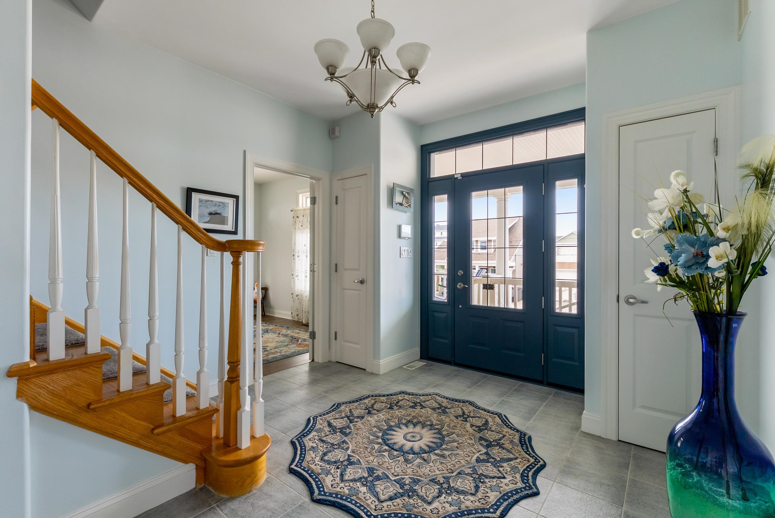 221 E 21st Avenue - Picture 2