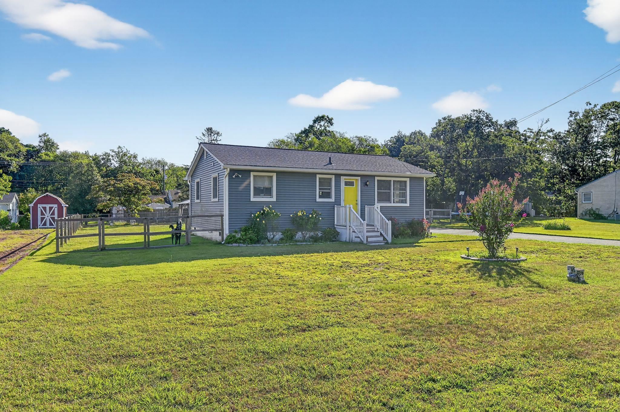 21 Red Cedar Drive - Picture 2
