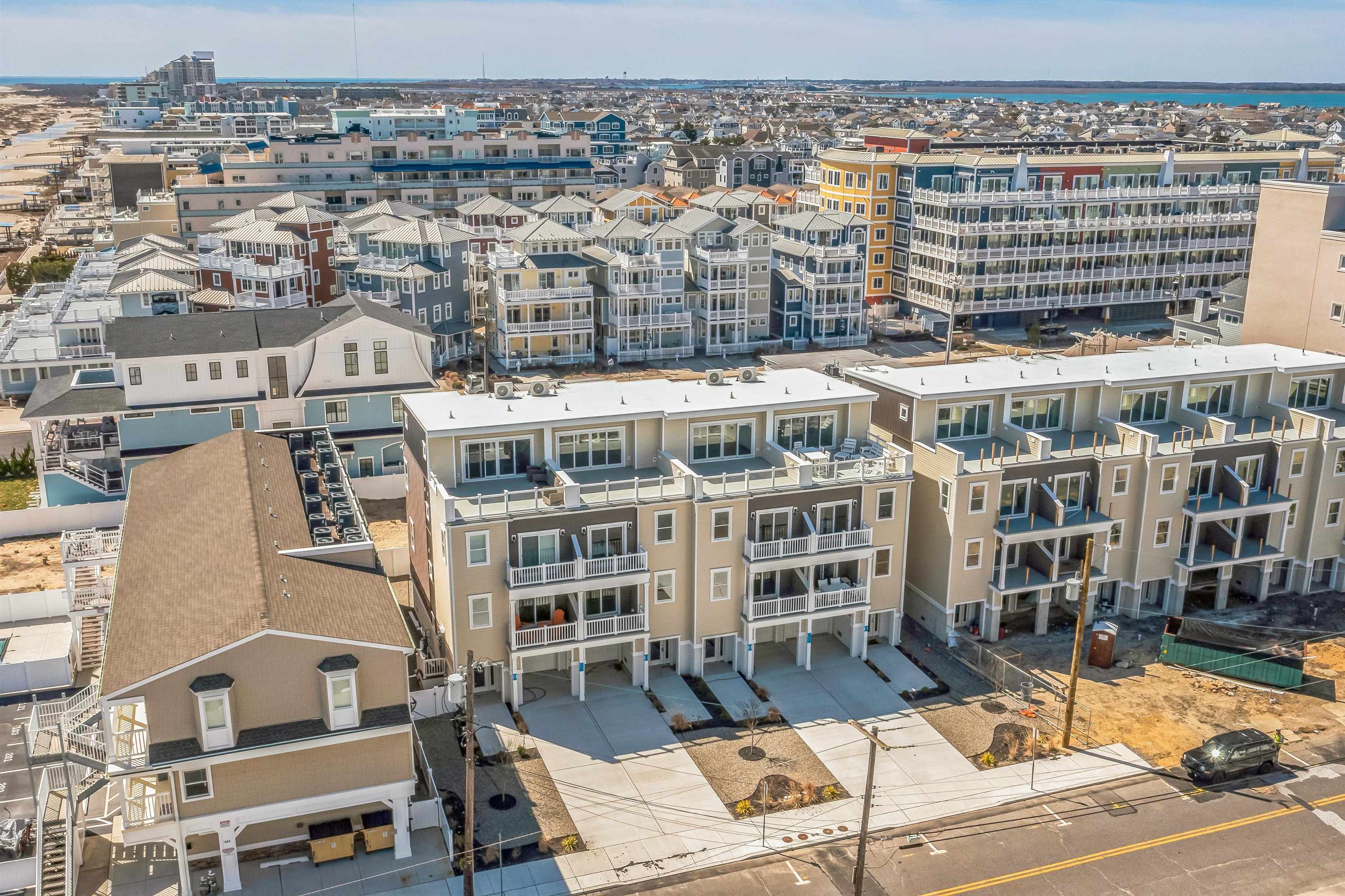 418-420 E Farragut Road