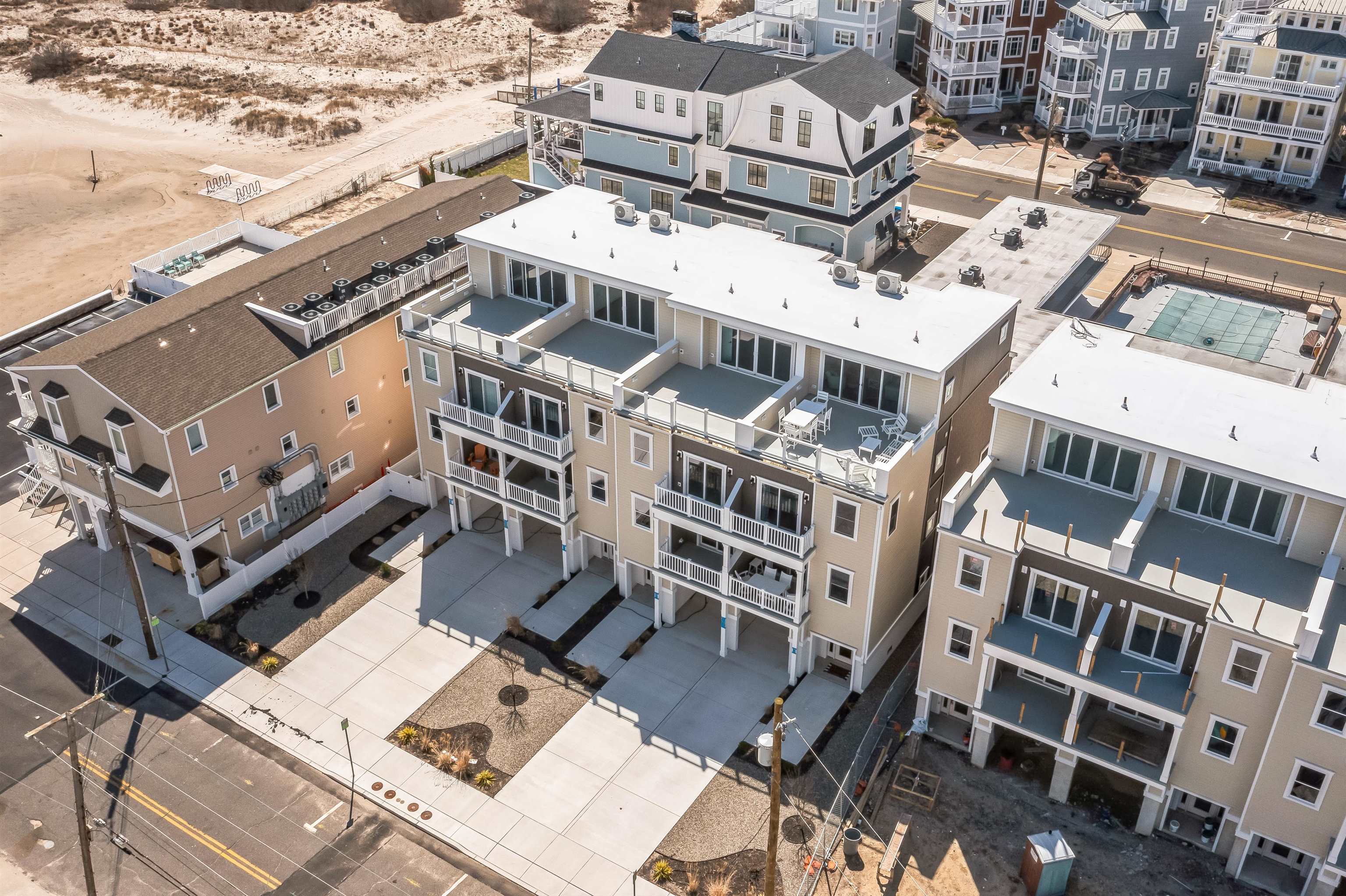 418-420 E Farragut Road