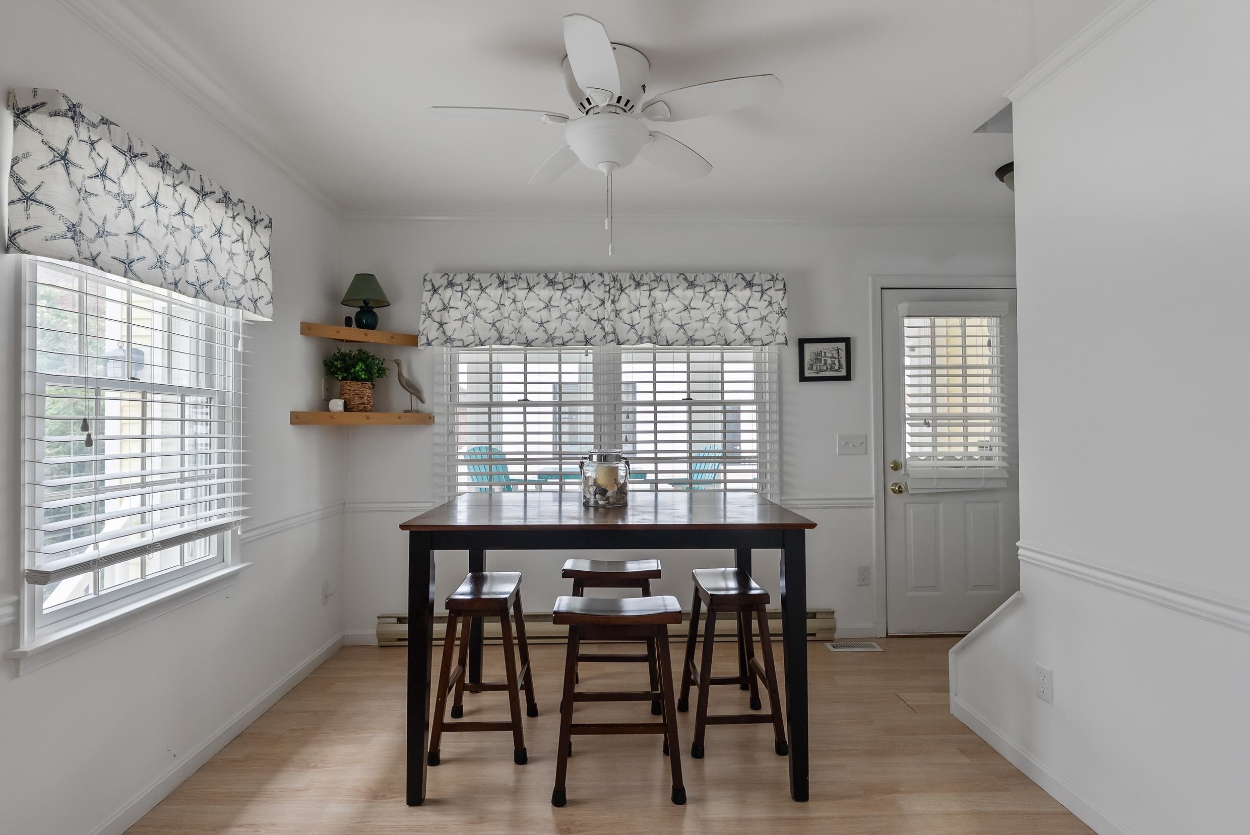 98 W Charleston Avenue