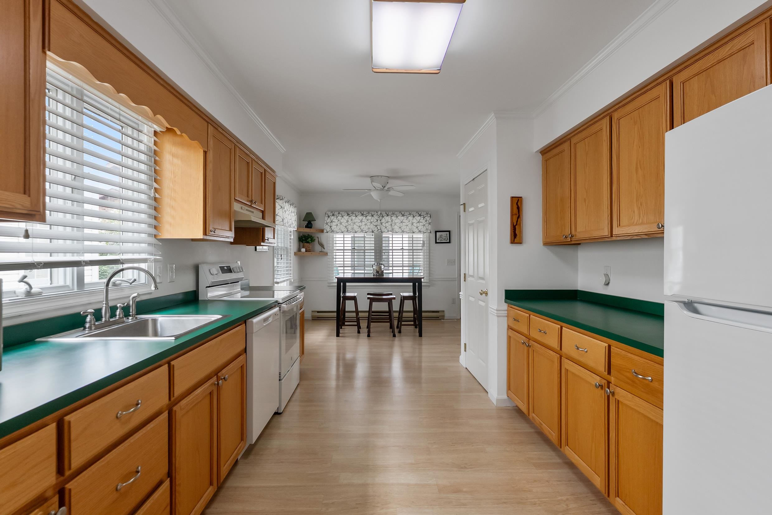 98 W Charleston Avenue
