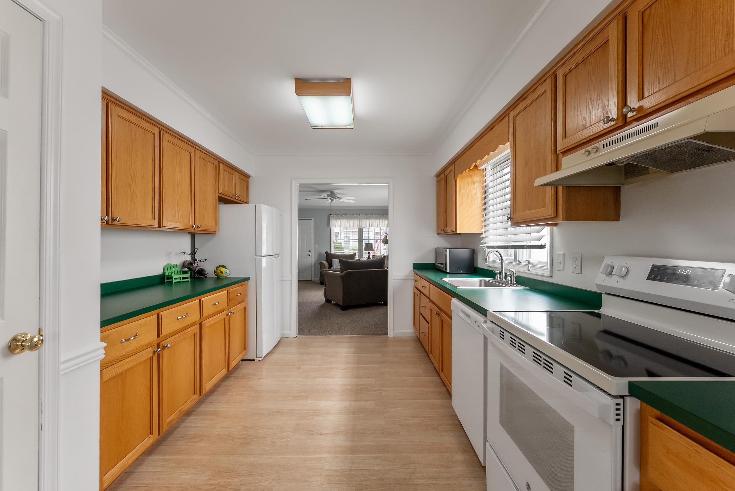 98 W Charleston Avenue