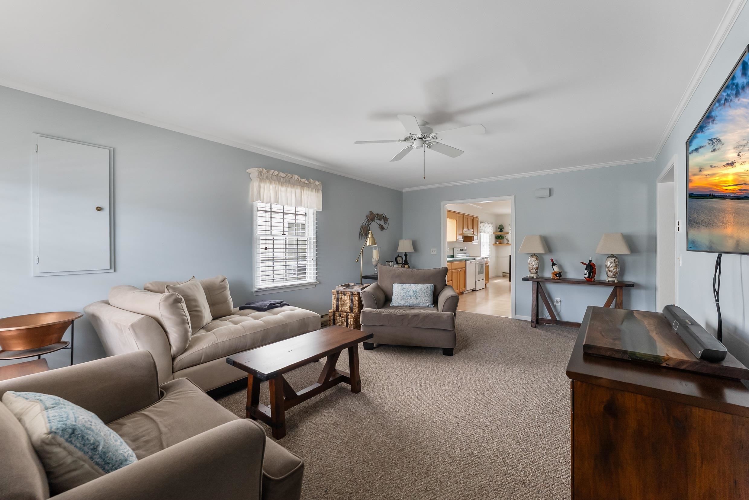 98 W Charleston Avenue