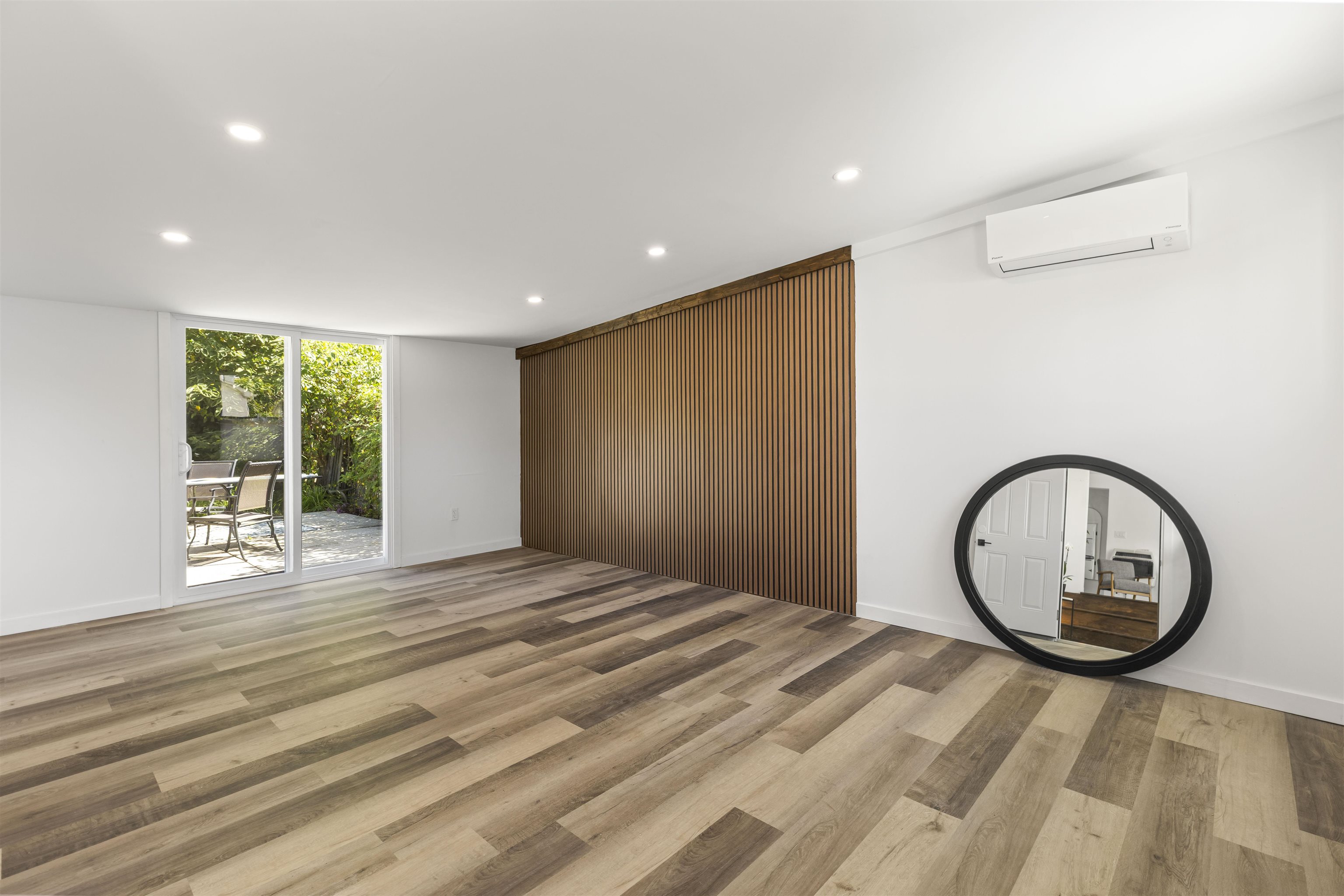 307 E Miami Avenue - Picture 25