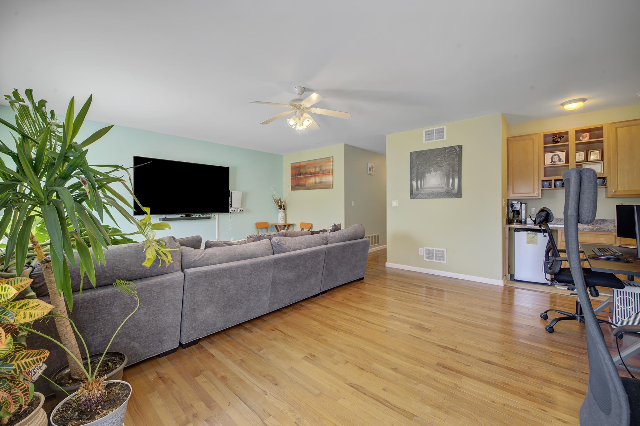 307 E Poplar Avenue - Picture 25