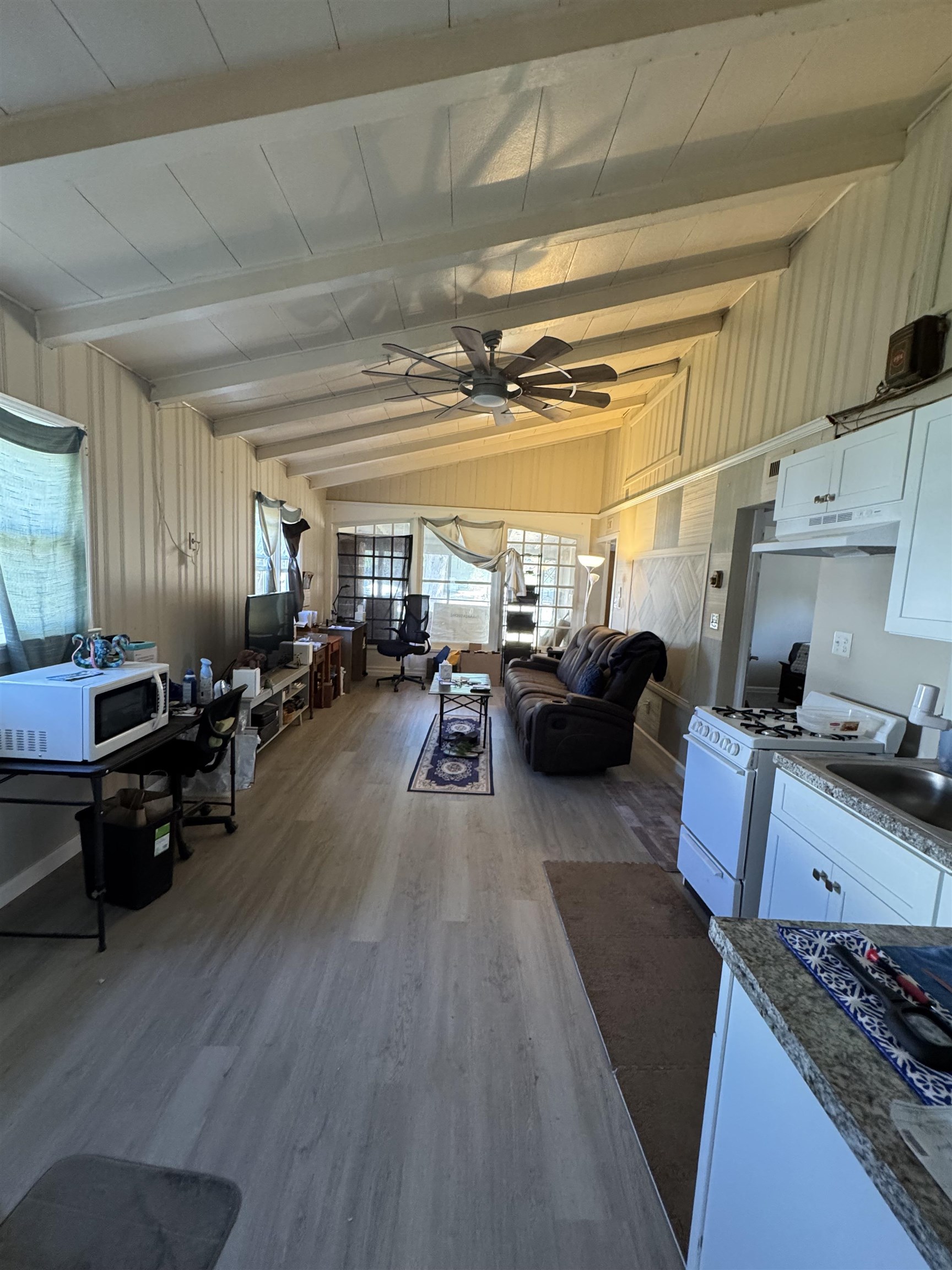 34 E Mapleshade Lane - Picture 4