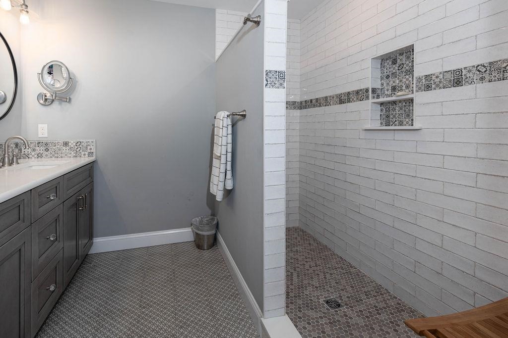 106 E 24th Avenue