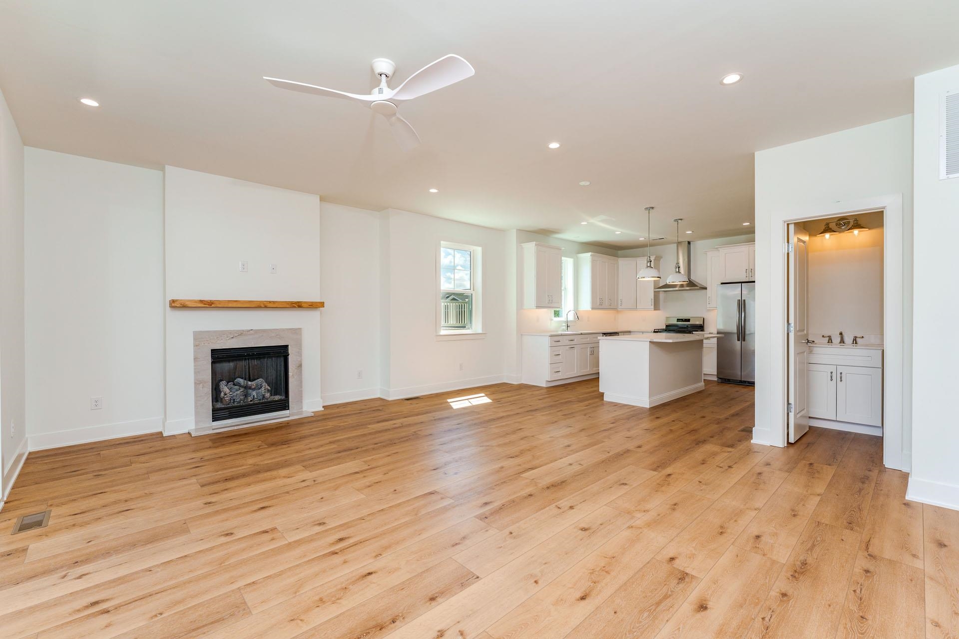116 W Columbine Road