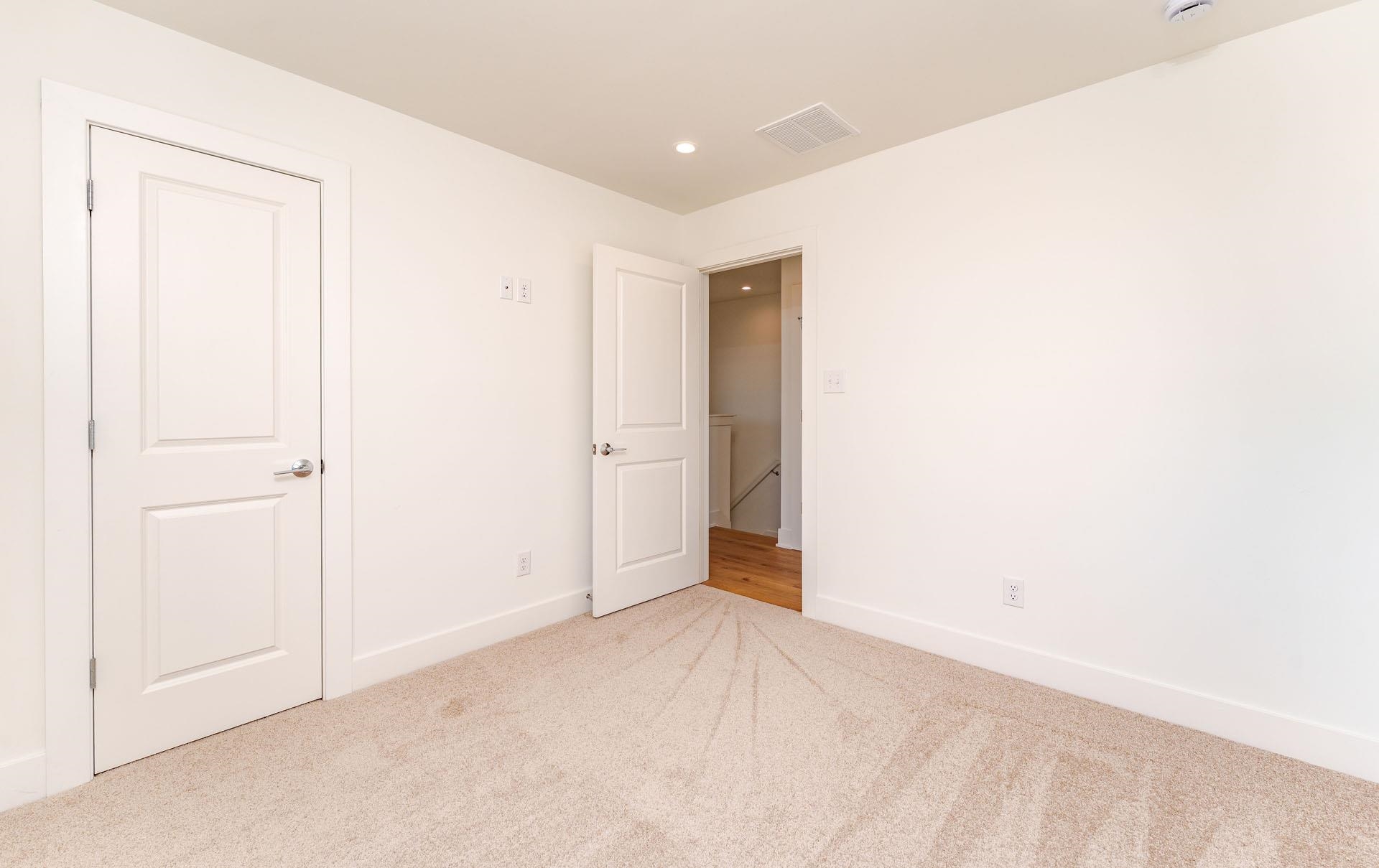 114 W Columbine Road