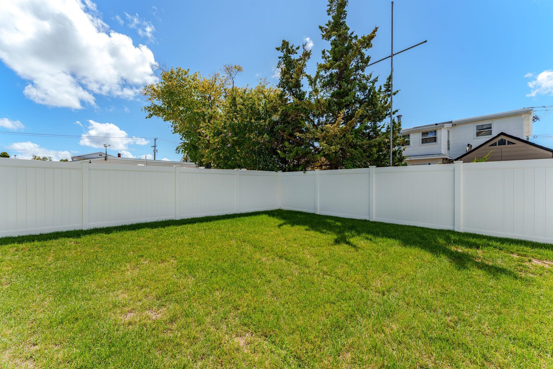 114 W Columbine Road
