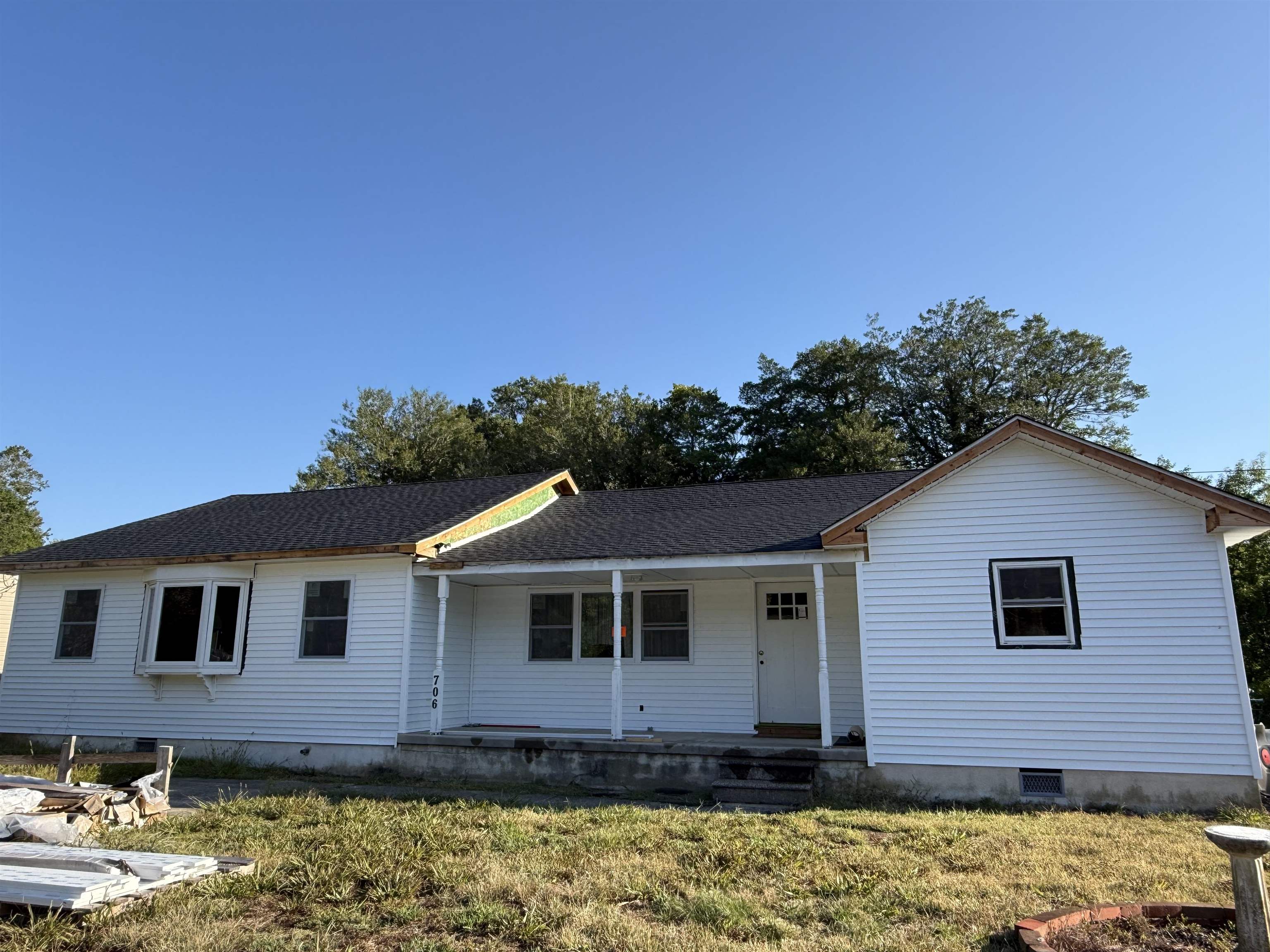 706 Bennett Road - Picture 2