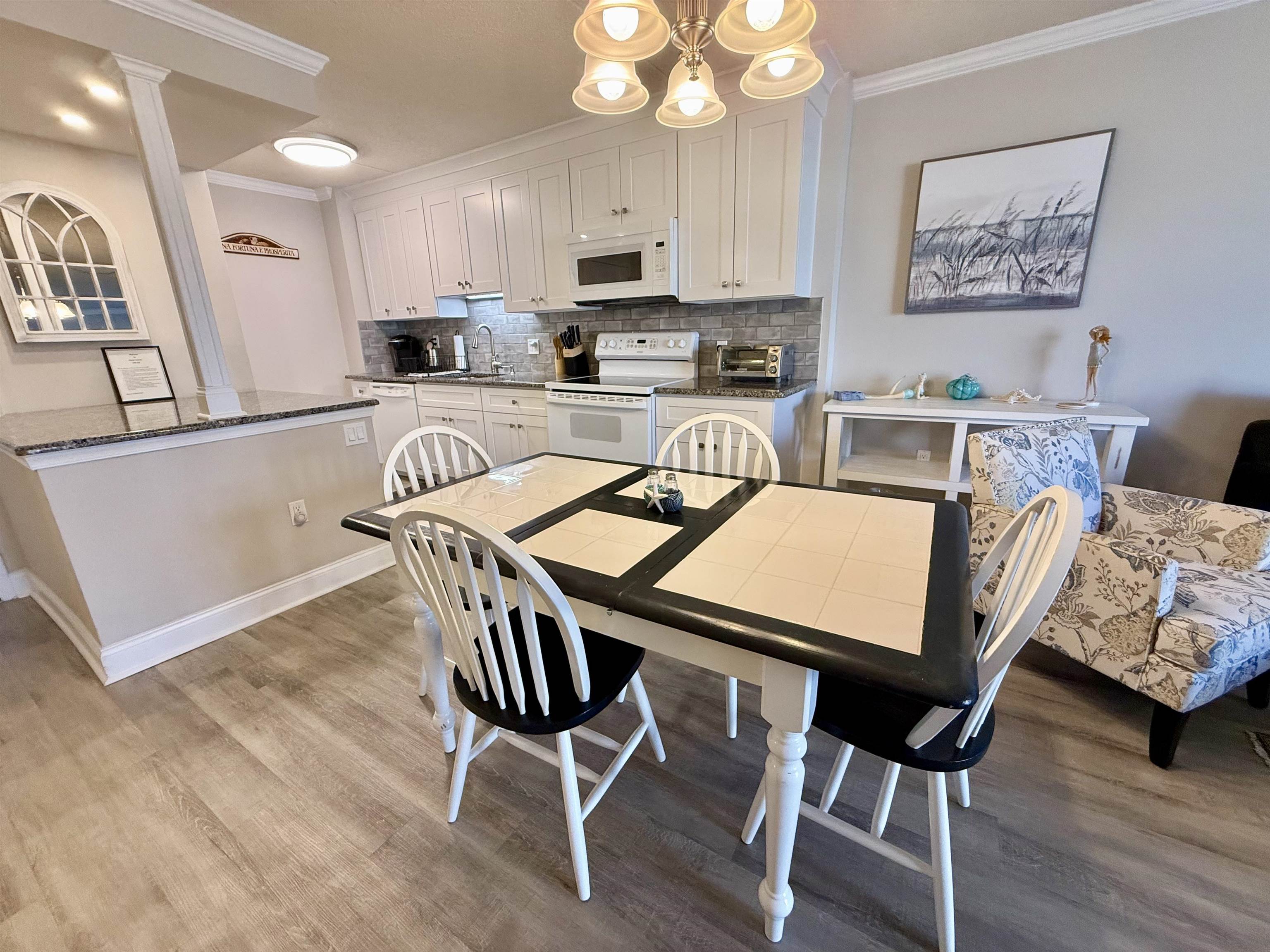 935 Ocean Avenue - Picture 1