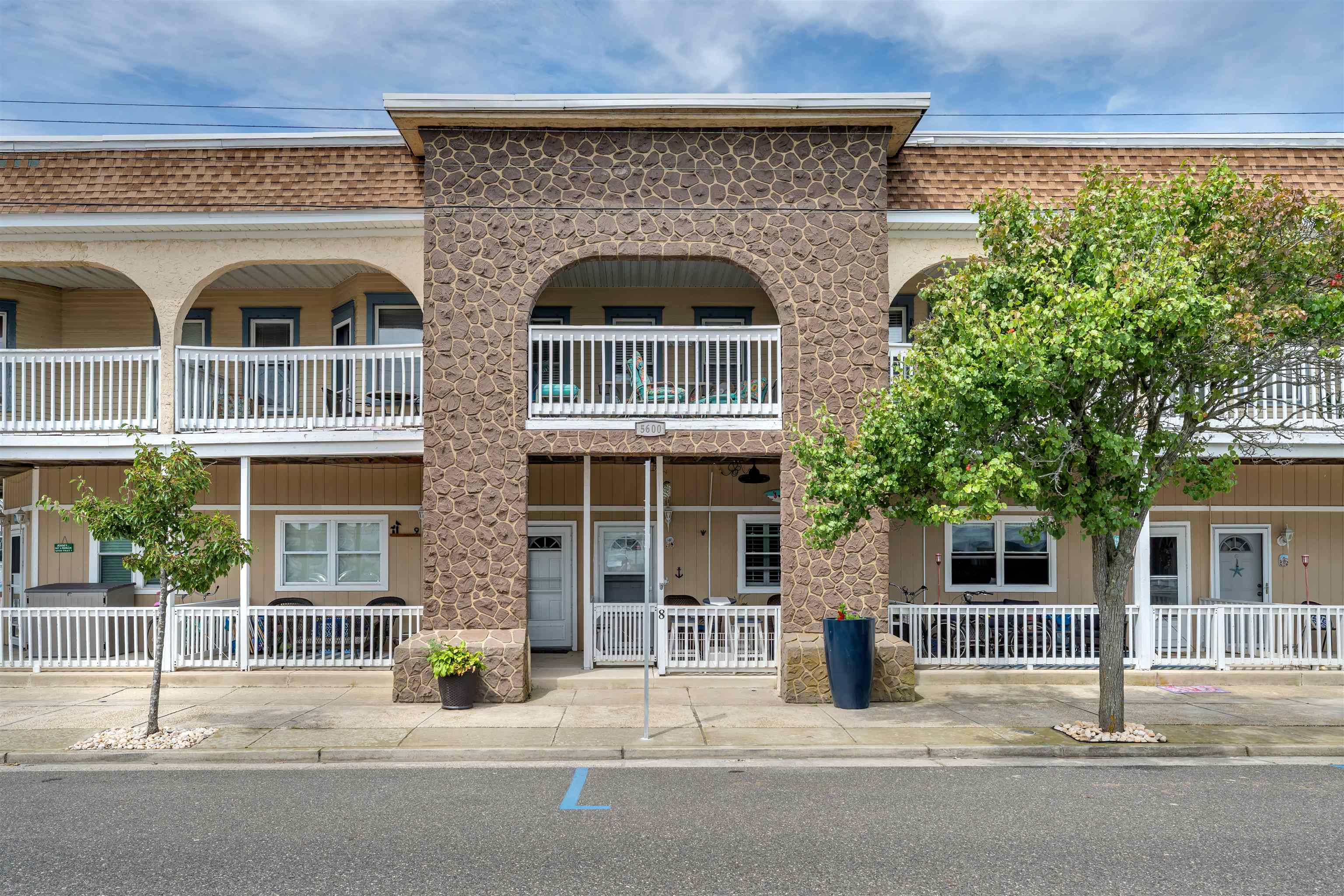 5600 Seaview Avenue - Picture 2