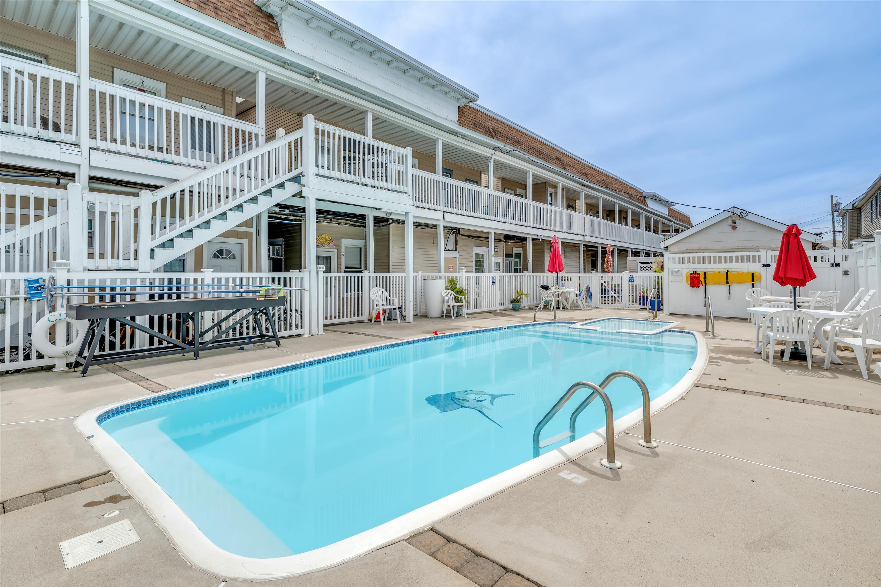 5600 Seaview Avenue - Picture 3