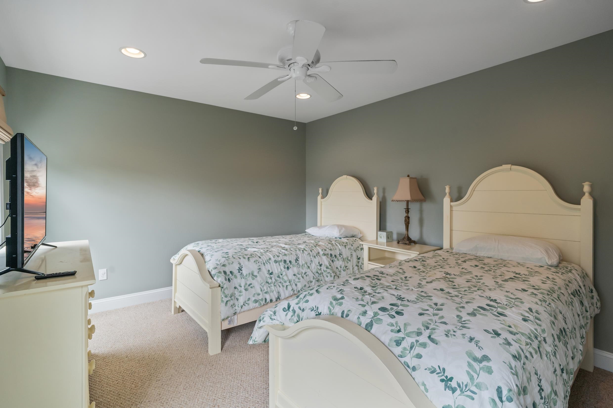 6302 Seaview Avenue - Picture 26