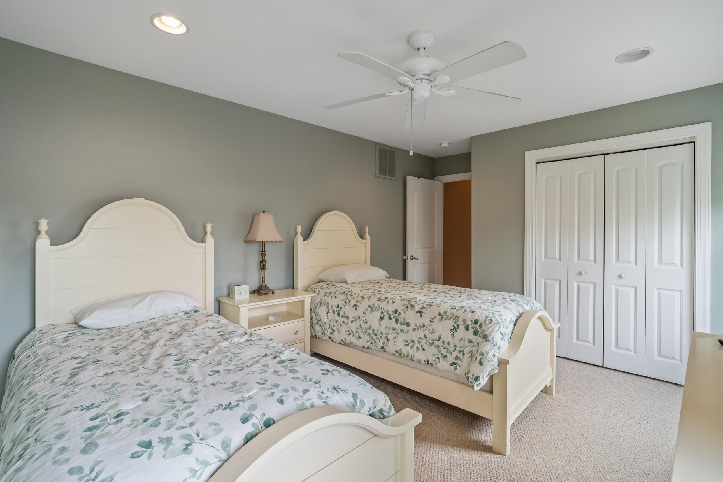 6302 Seaview Avenue - Picture 27