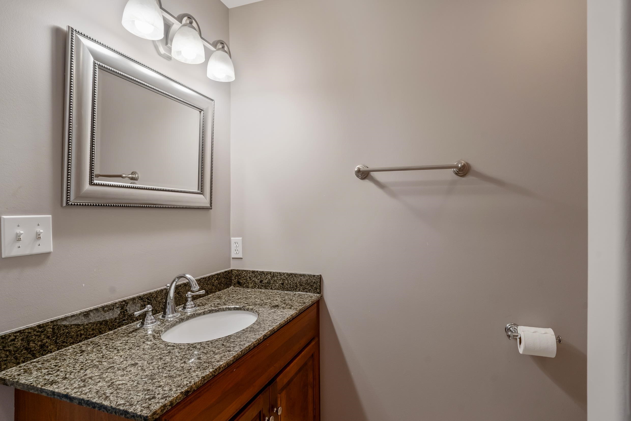 6302 Seaview Avenue - Picture 33