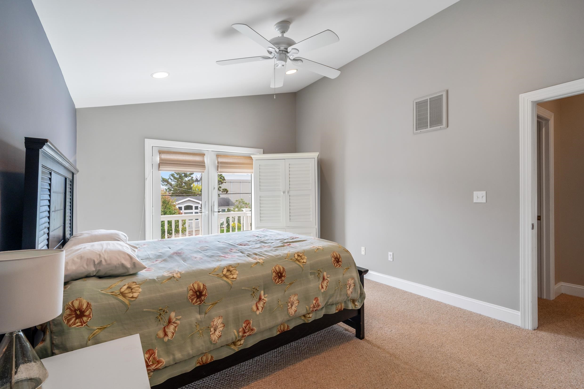 6302 Seaview Avenue - Picture 34