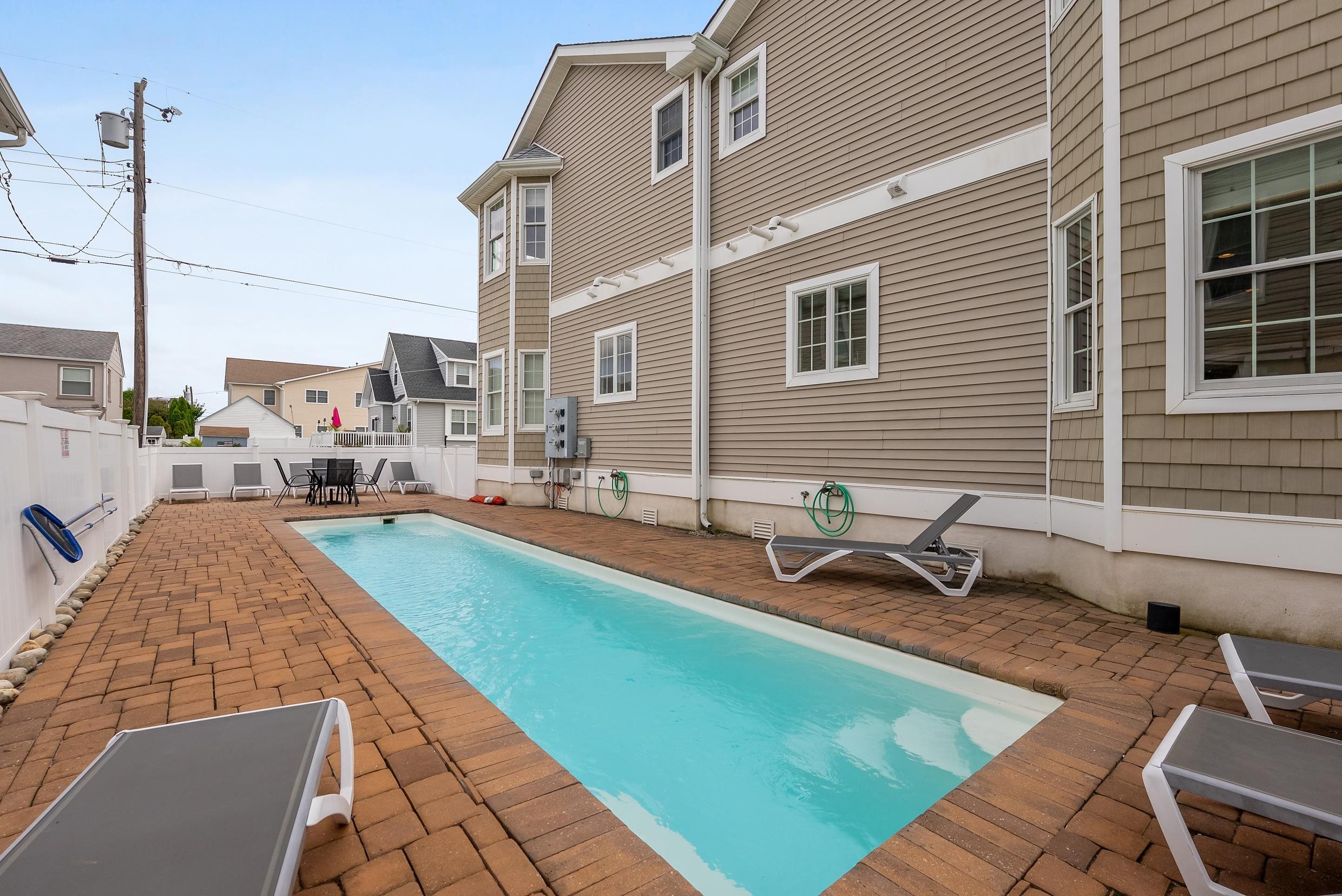 6302 Seaview Avenue - Picture 35