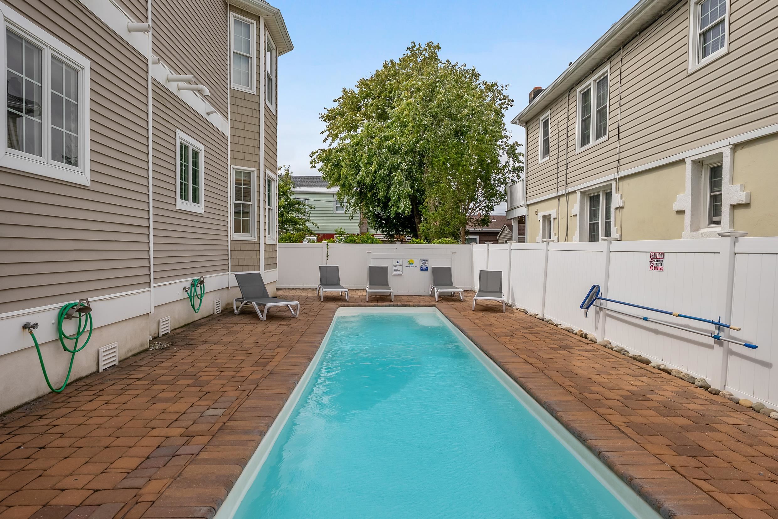 6302 Seaview Avenue - Picture 36