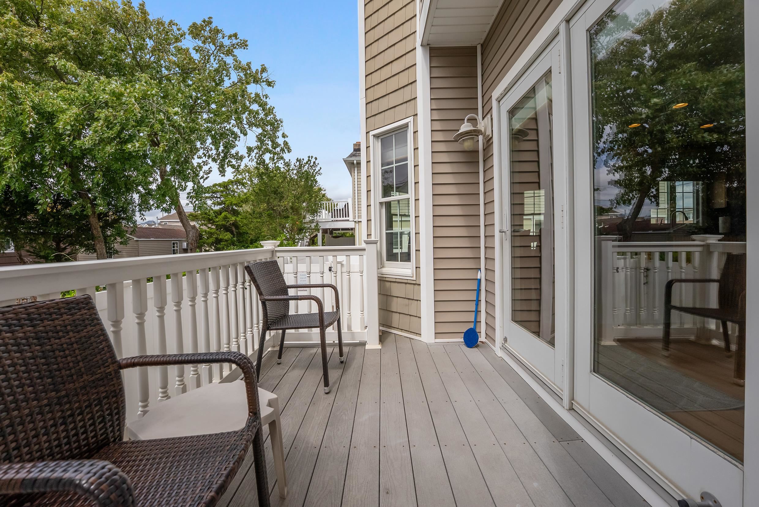 6302 Seaview Avenue - Picture 40